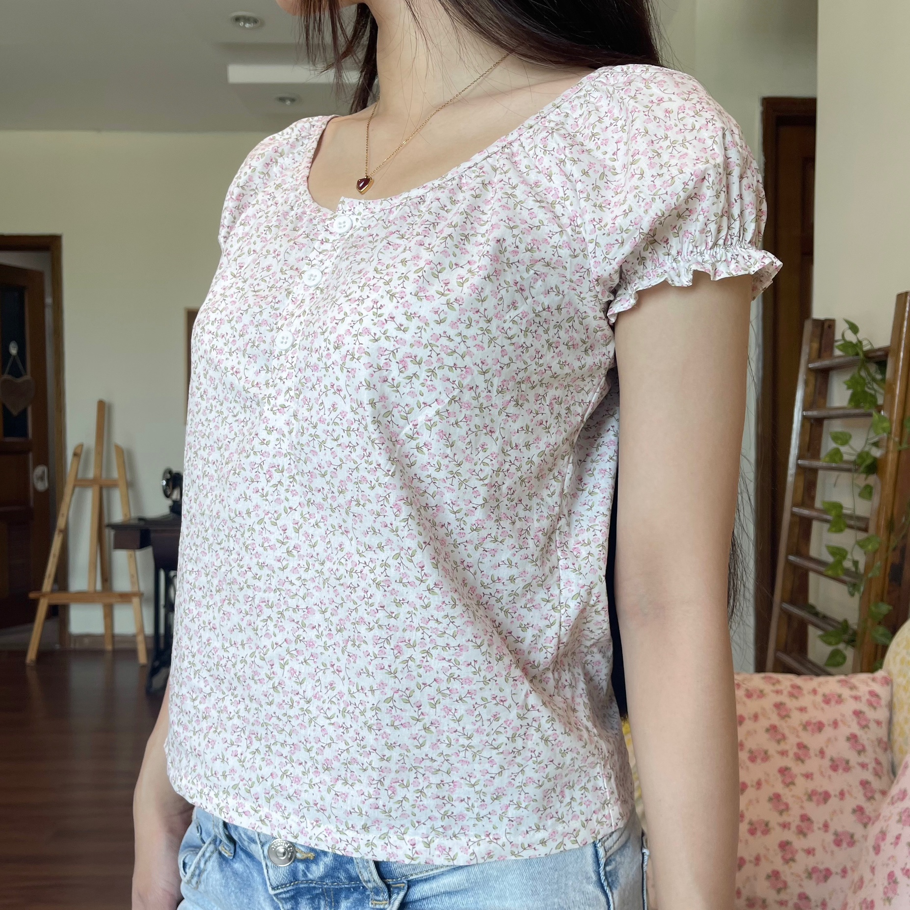 MARY TOP IN FLORAL_thumbnail_2