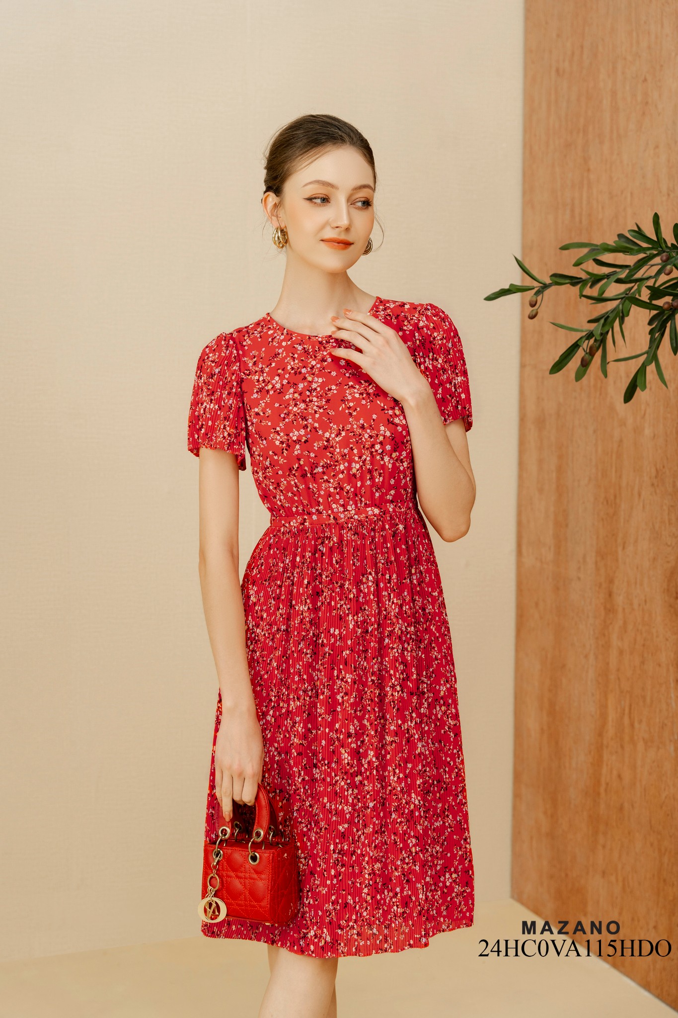 Váy Đầm Ôm Vải chiffon Dập ly chân Hoạ tiết hoa nhí Cổ tròn Tay ngắn Dài trên bắp chân