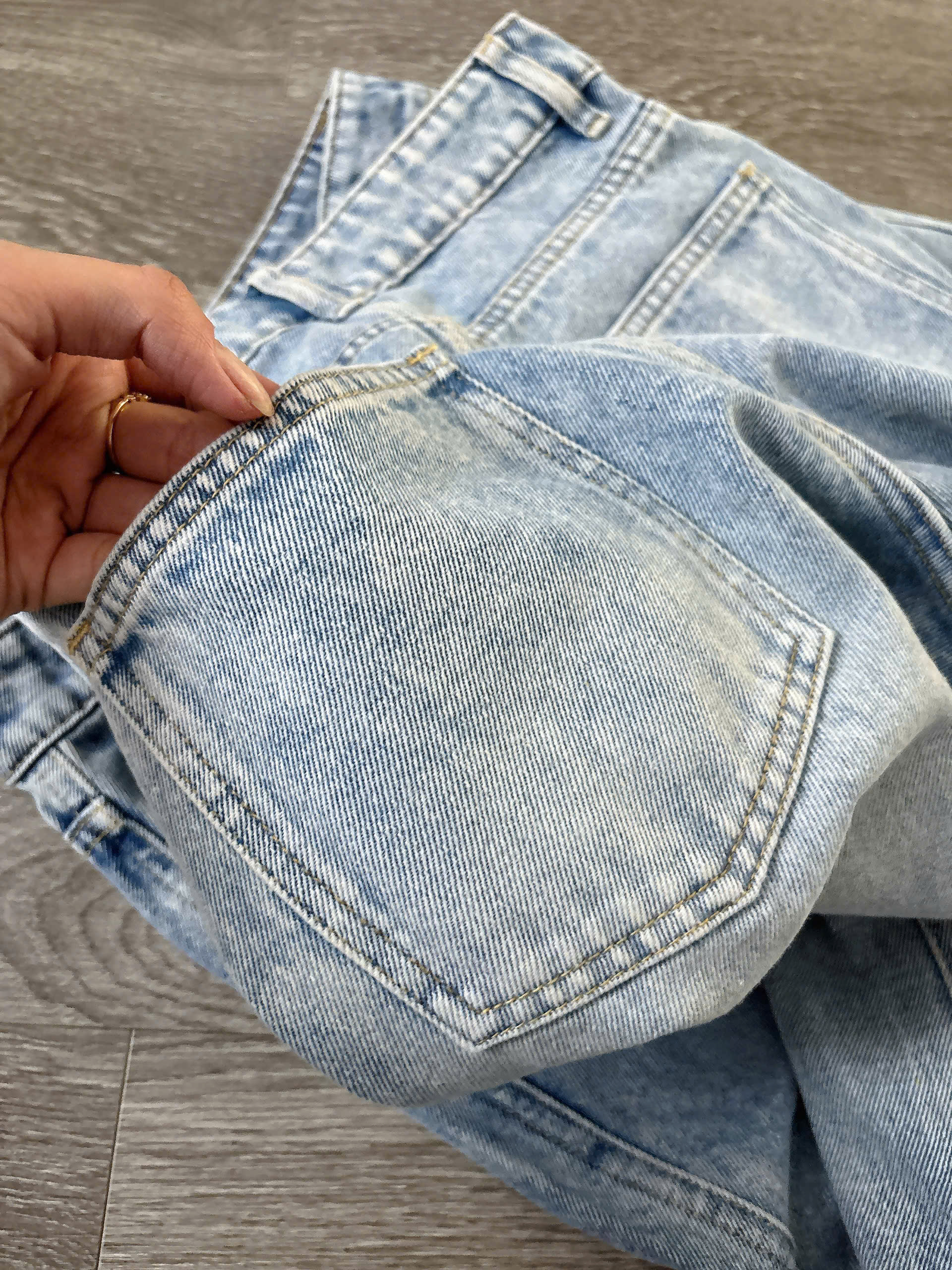 Q6 QUẦN JEAN SUÔNG NHẠT_thumbnail_1