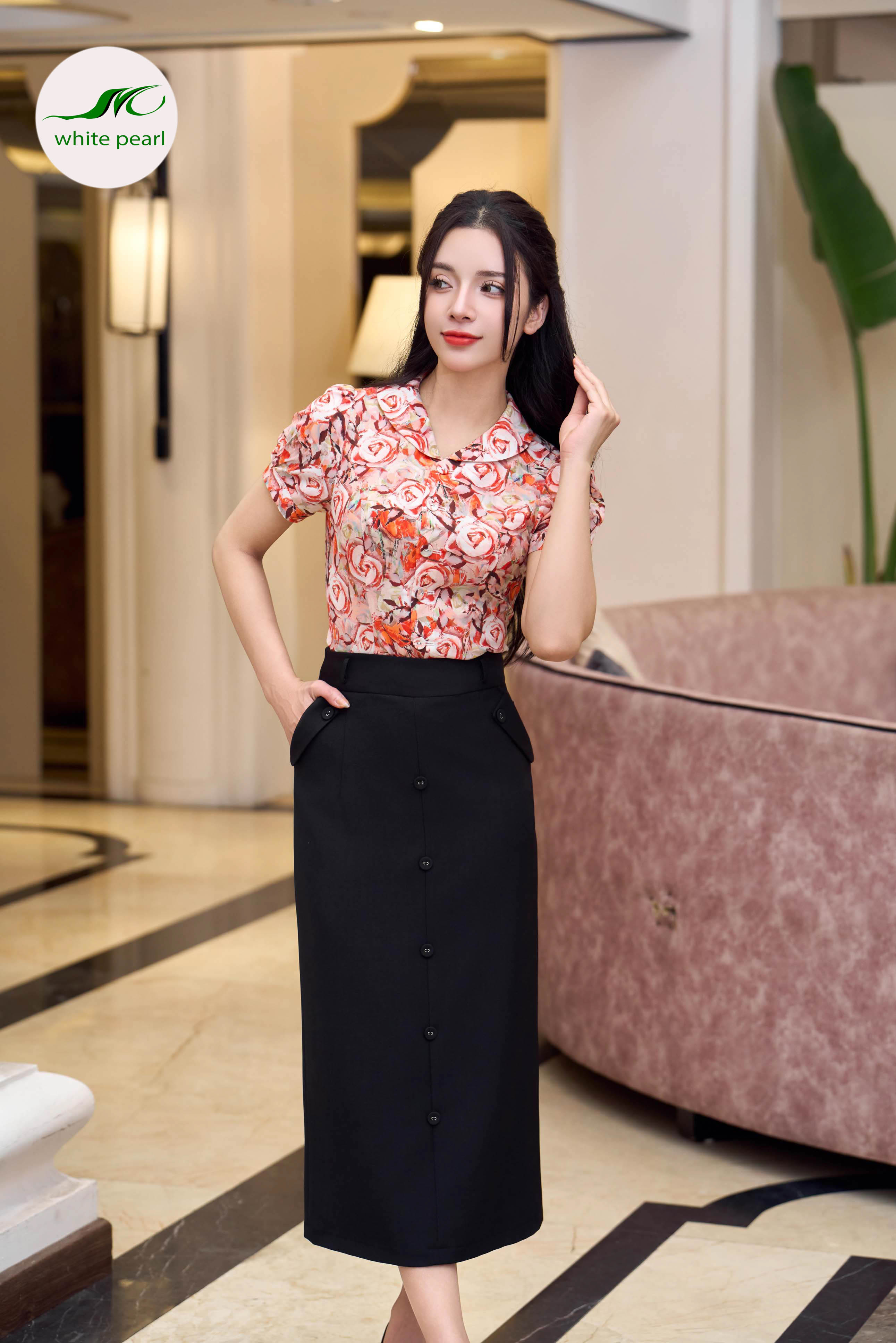 Chân váy thời trang ôm suông nắp túi chéo thời trang công sỏ White Pearl