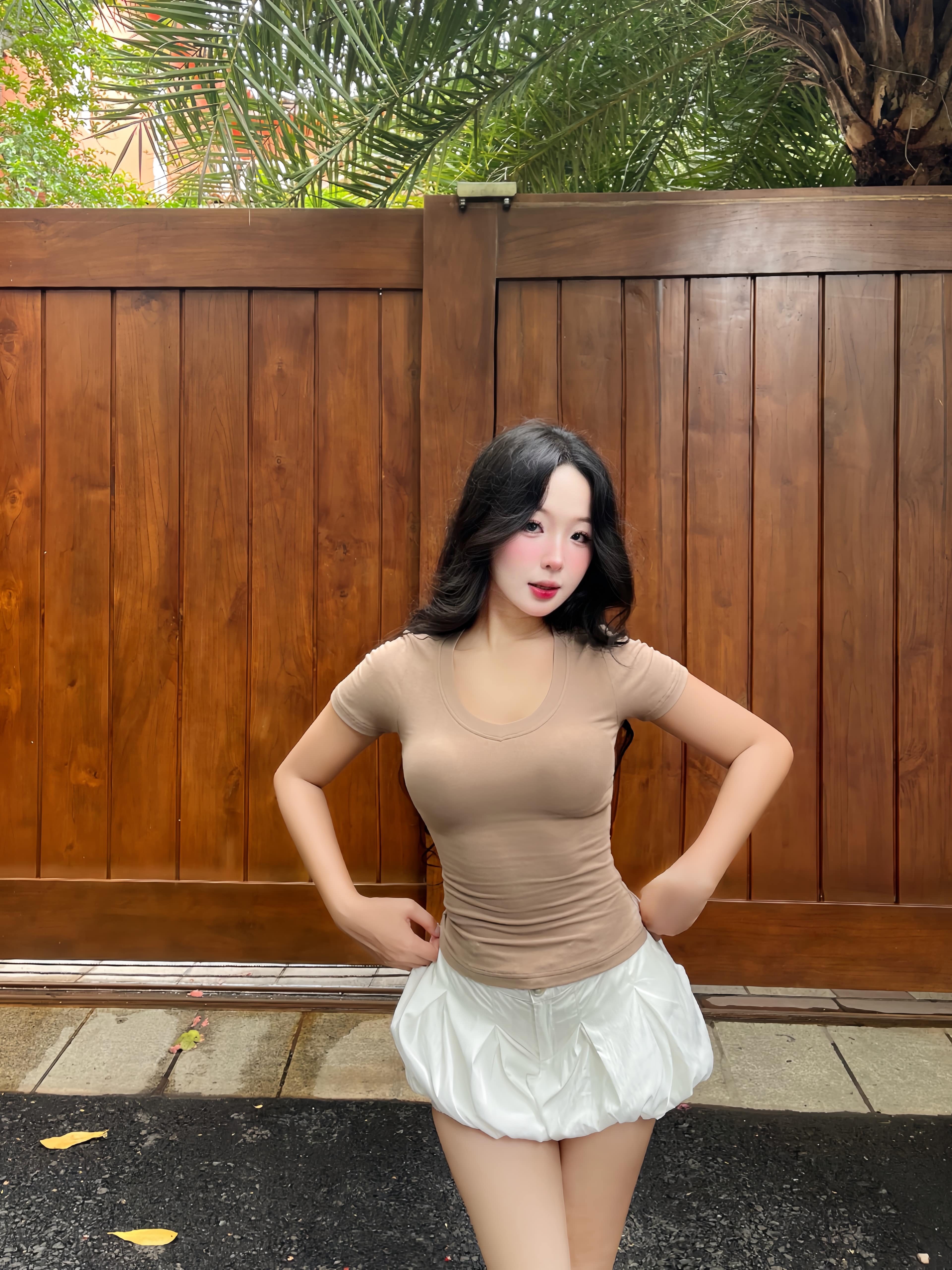 Áo thun ôm body cổ tim nữ tính tôn dáng AT00041 Beezy chất liệu visco co giãn thoải mái_thumbnail_2