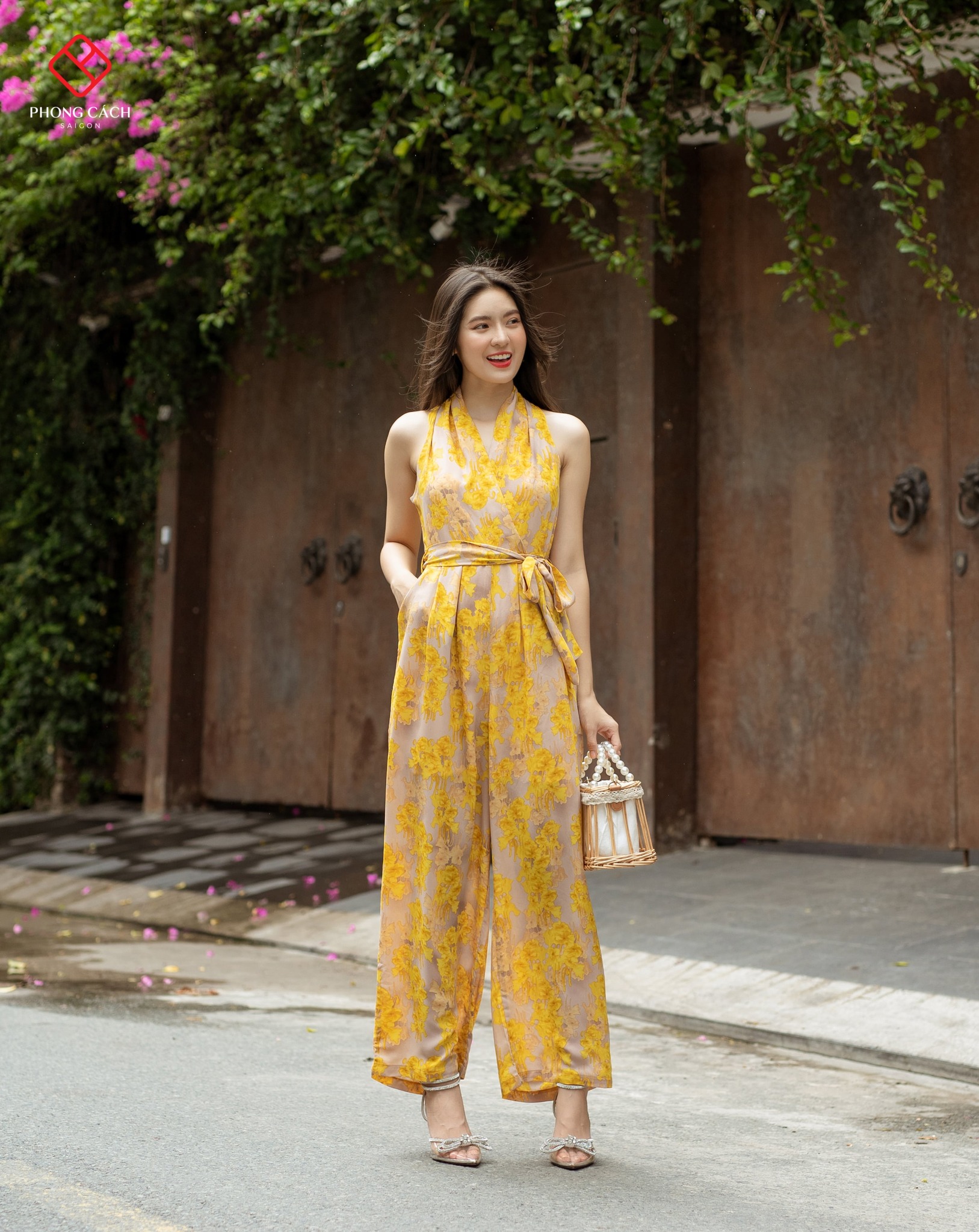 Jumpsuit thiết kế kiểu cổ yếm cột eo cá tính_thumbnail_0