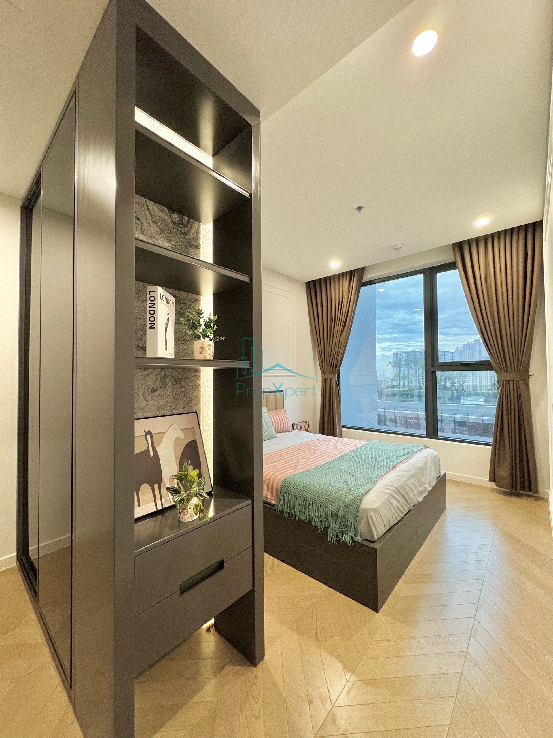 Thuê nhà giá tốt - Chỉnh chủ ký gửi cho thuê top căn hộ 3PN nội thất Châu Âu với tầm view cực đỉnh ở Lumiere Riverside_thumbnail_2