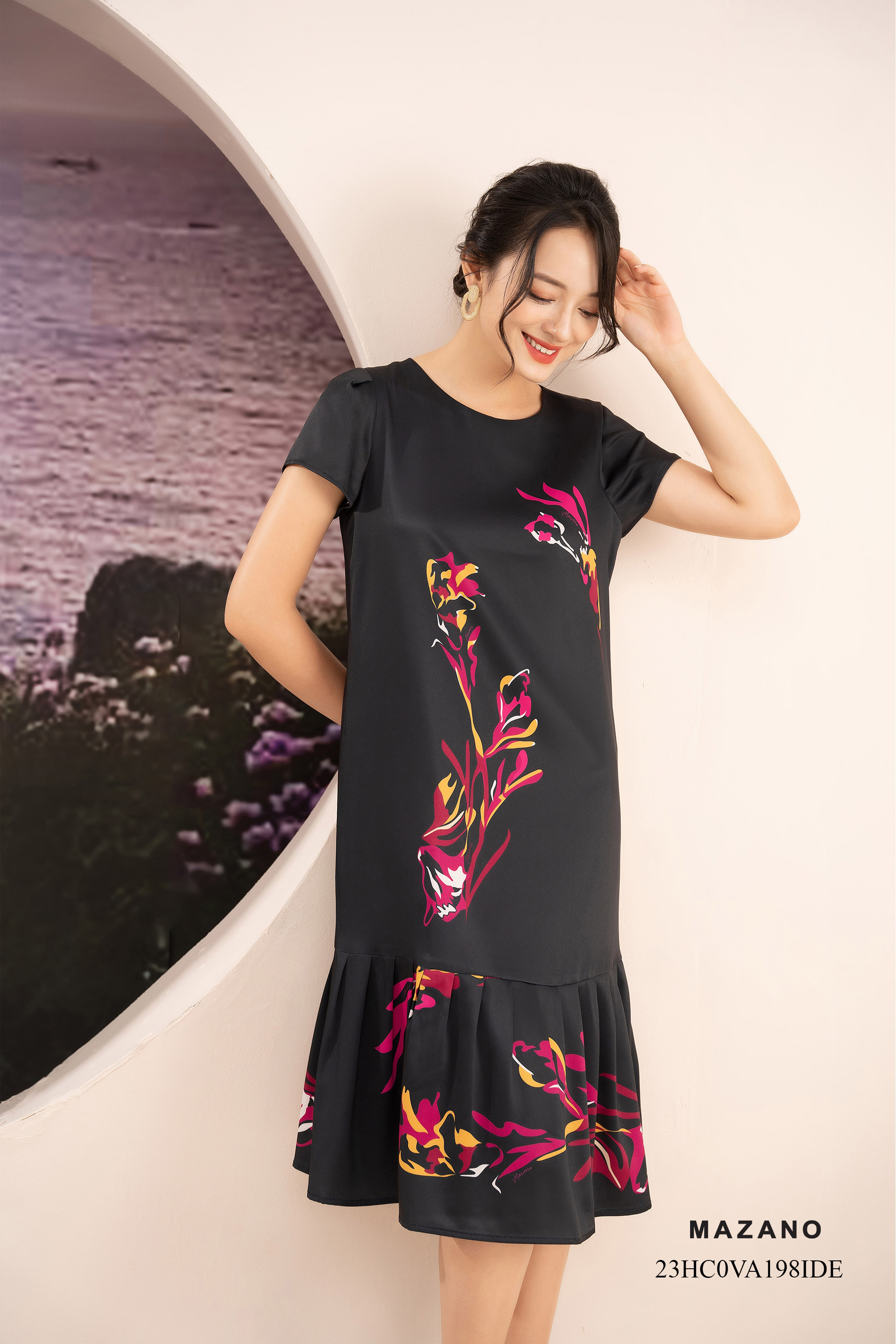 Đầm suông đen dáng chữ A xếp ly chân_thumbnail_3