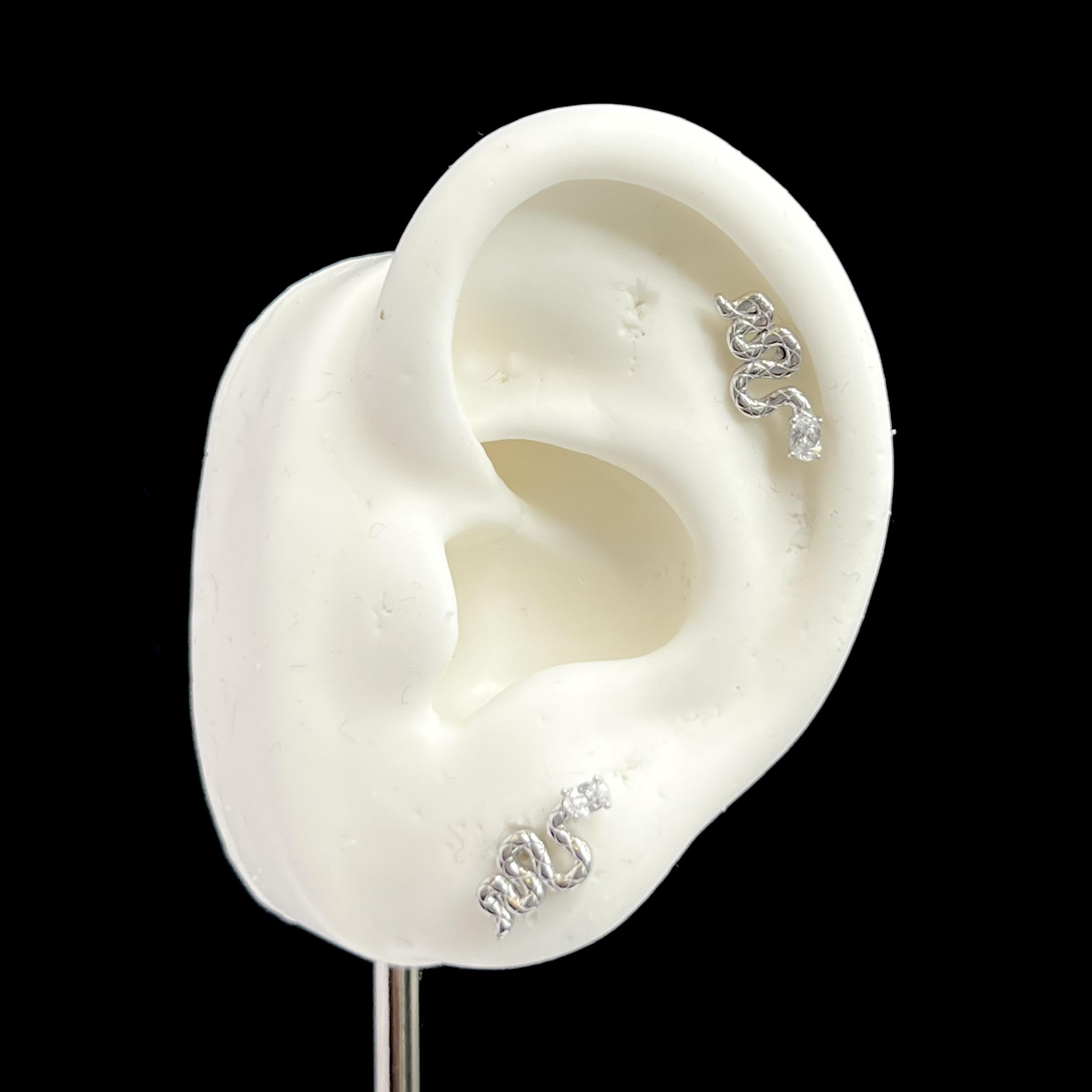 Khuyên kiểu rắn đầu đá