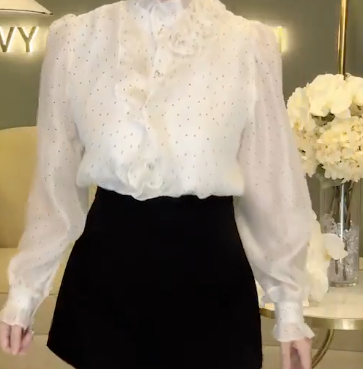 Sơ Mi Chấm Bi Viền Bèo Đính Hoa_thumbnail_4