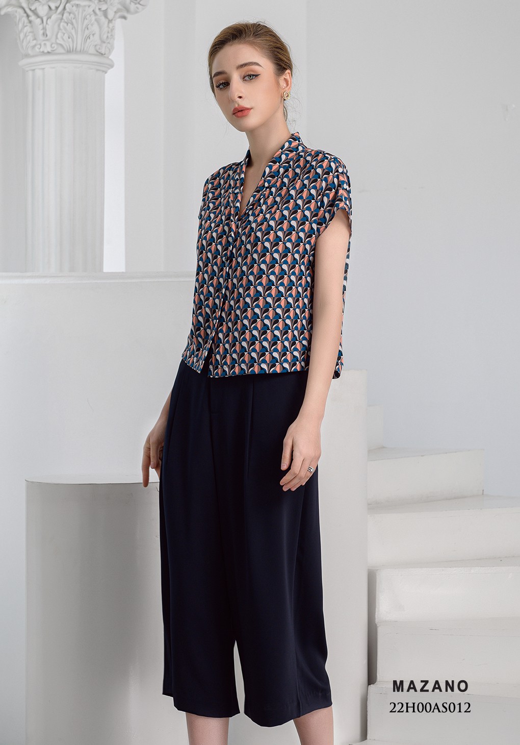 Áo croptop họa tiết cổ 2 ve cách điệu