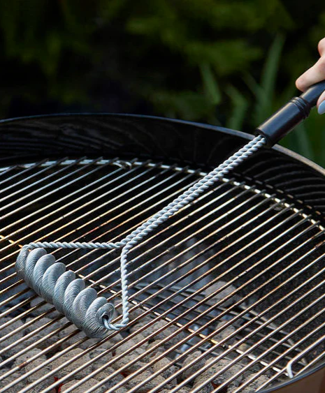 bristle-free-grill-brush-2-edit_954a34cc-6cde-4a38-81f2-5c03f74f89bc_540x563