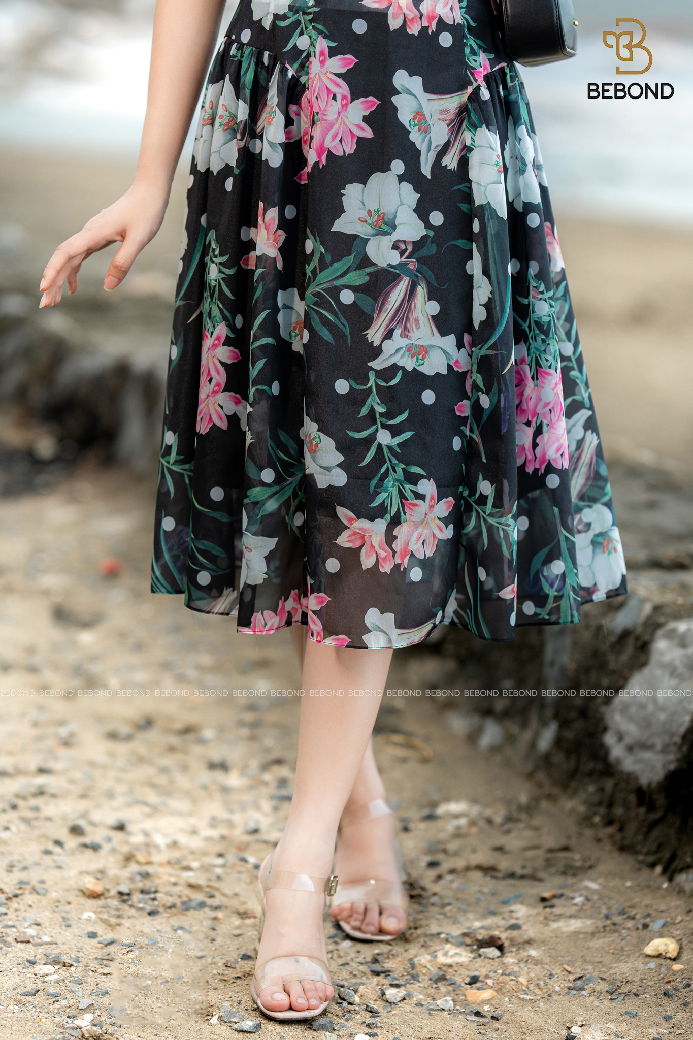 SET BỘ ÁO KÝ GIẢ CHÂN VÁY XÒE HỌA TIẾT HOA LY MILA_thumbnail_5