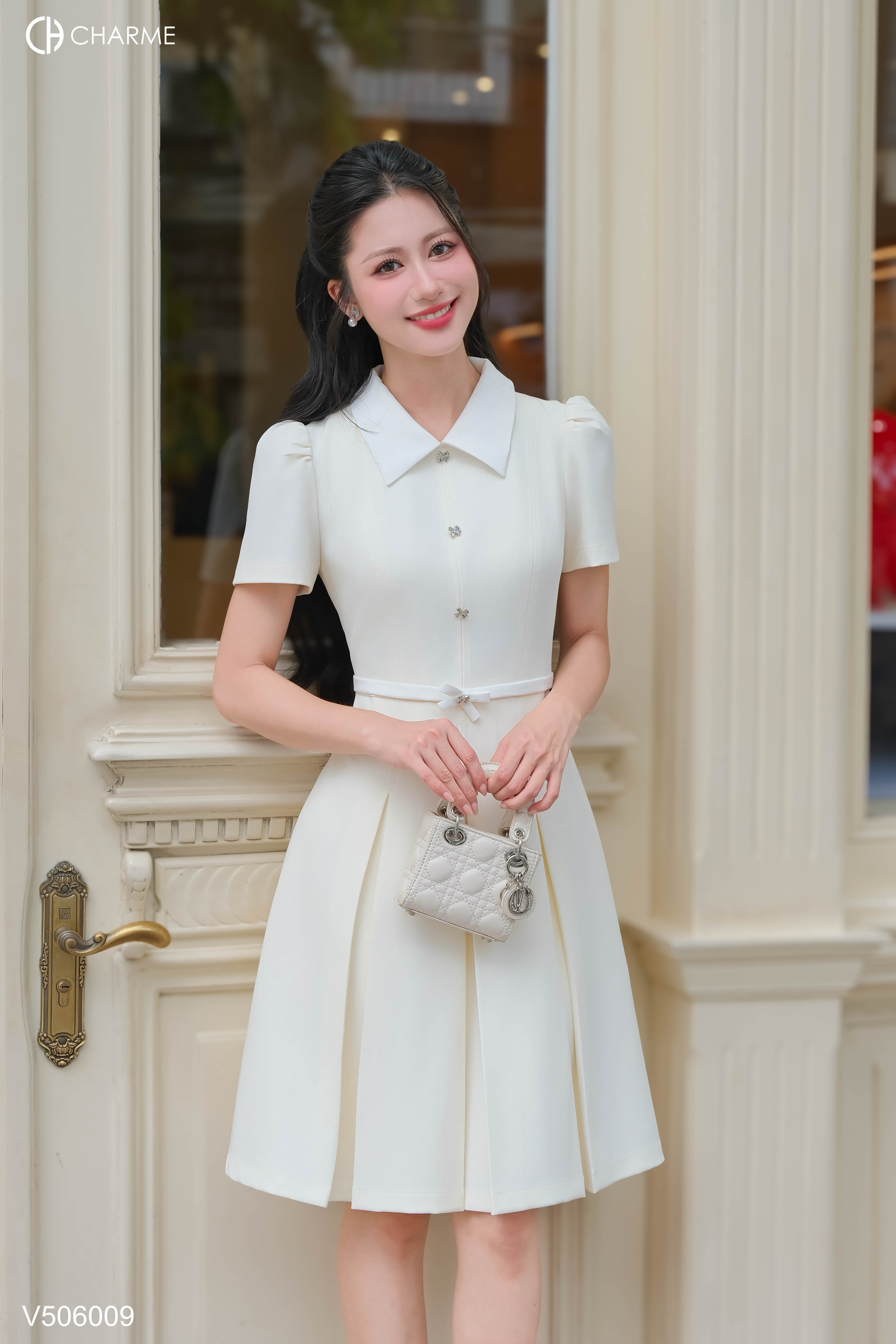 Váy liền phối cổ V nơ eo