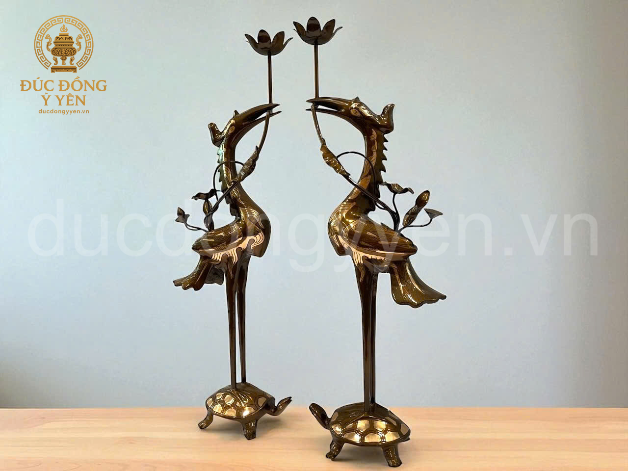 Hạc thờ trên ban thờ đúc đồng đỏ phớt cạo màu 