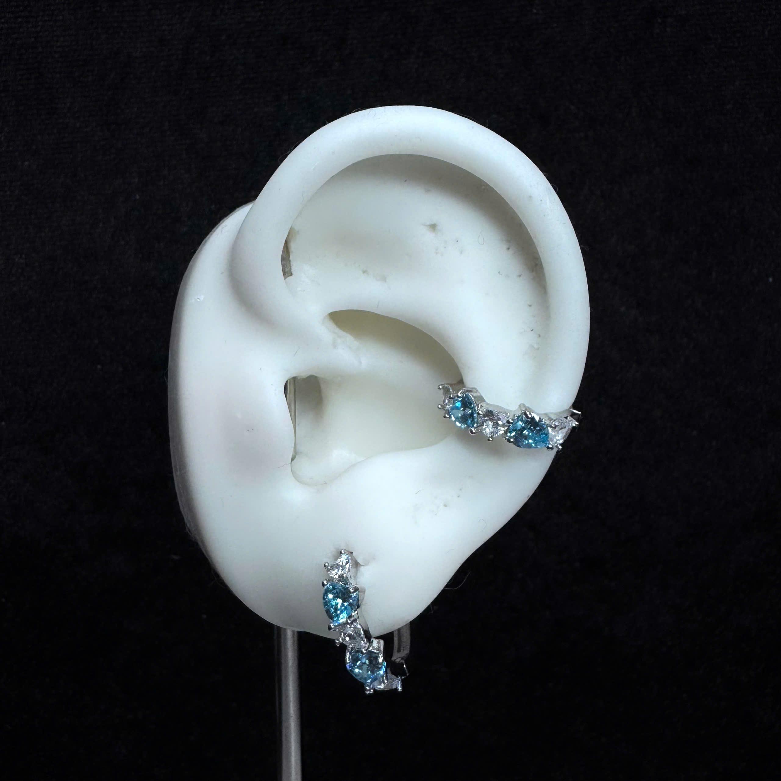 Khuyên vòng kiểu trái tim trắng xanh xen kẻ