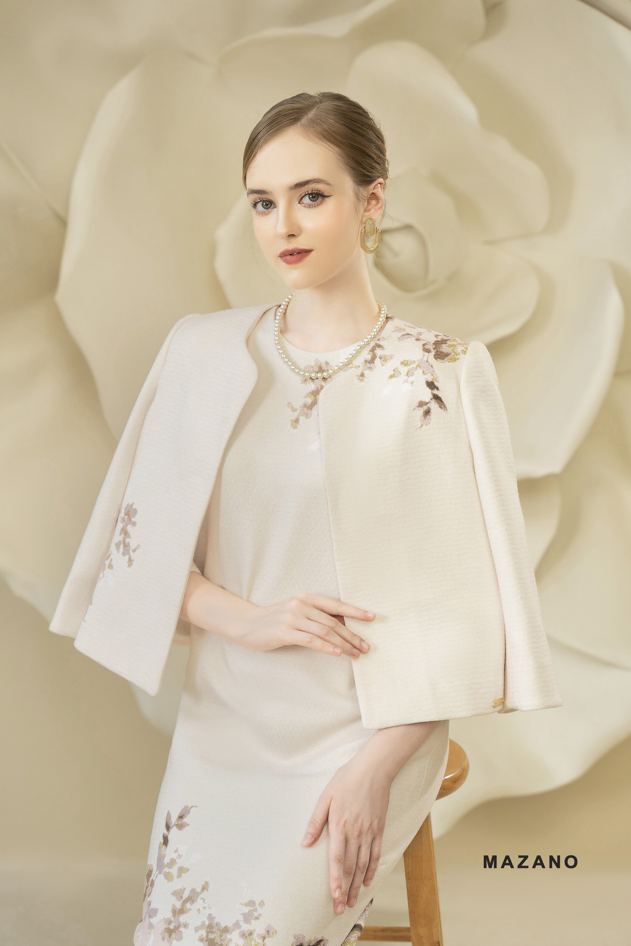 Áo khoác ngắn Suông Vải thô mặt gấm In hoa cách điệu Dài dưới eo - giống với mã 24SC0JK230ITR