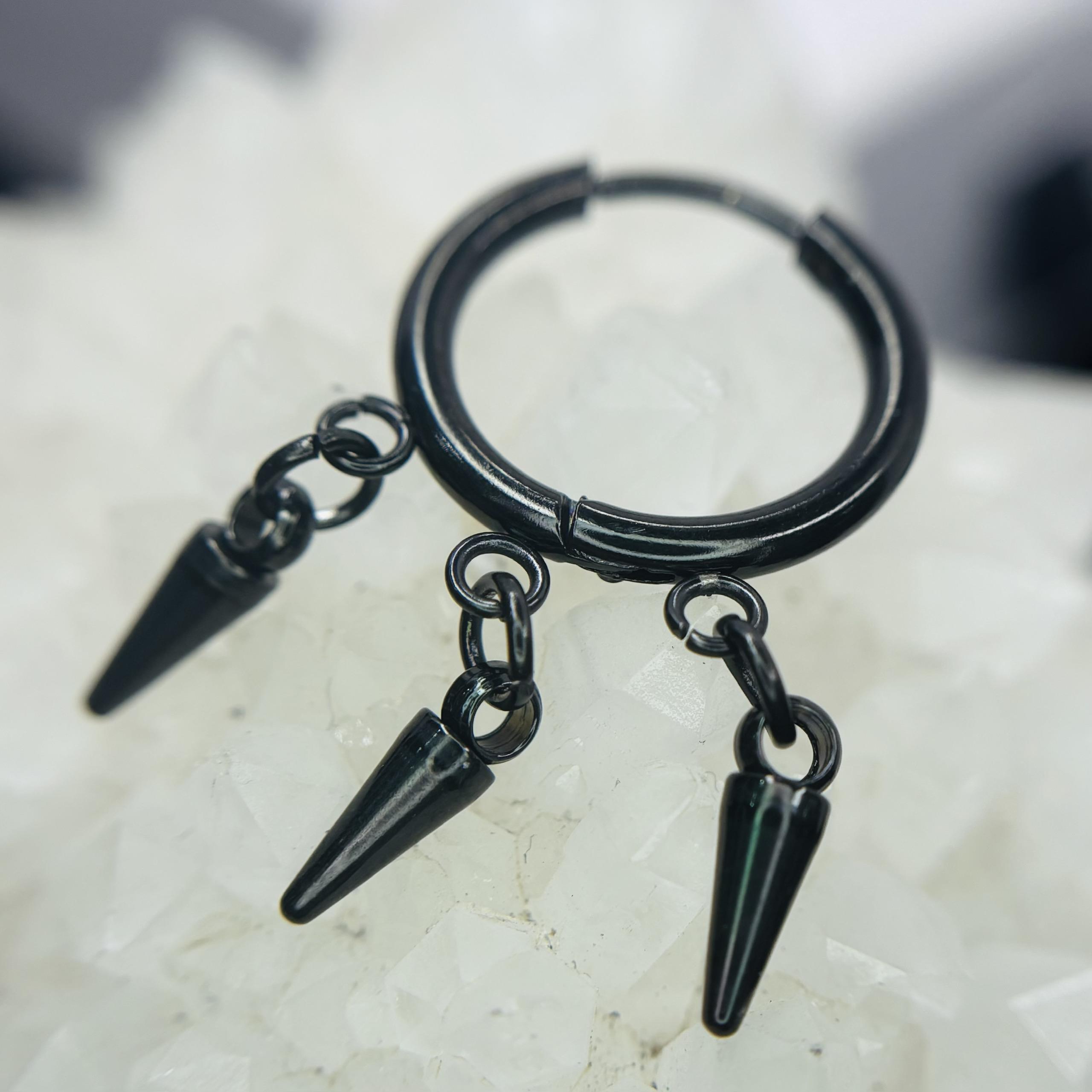 Khuyên vòng kiểu ba thanh tam giác đen rơi 12mm_thumbnail_3