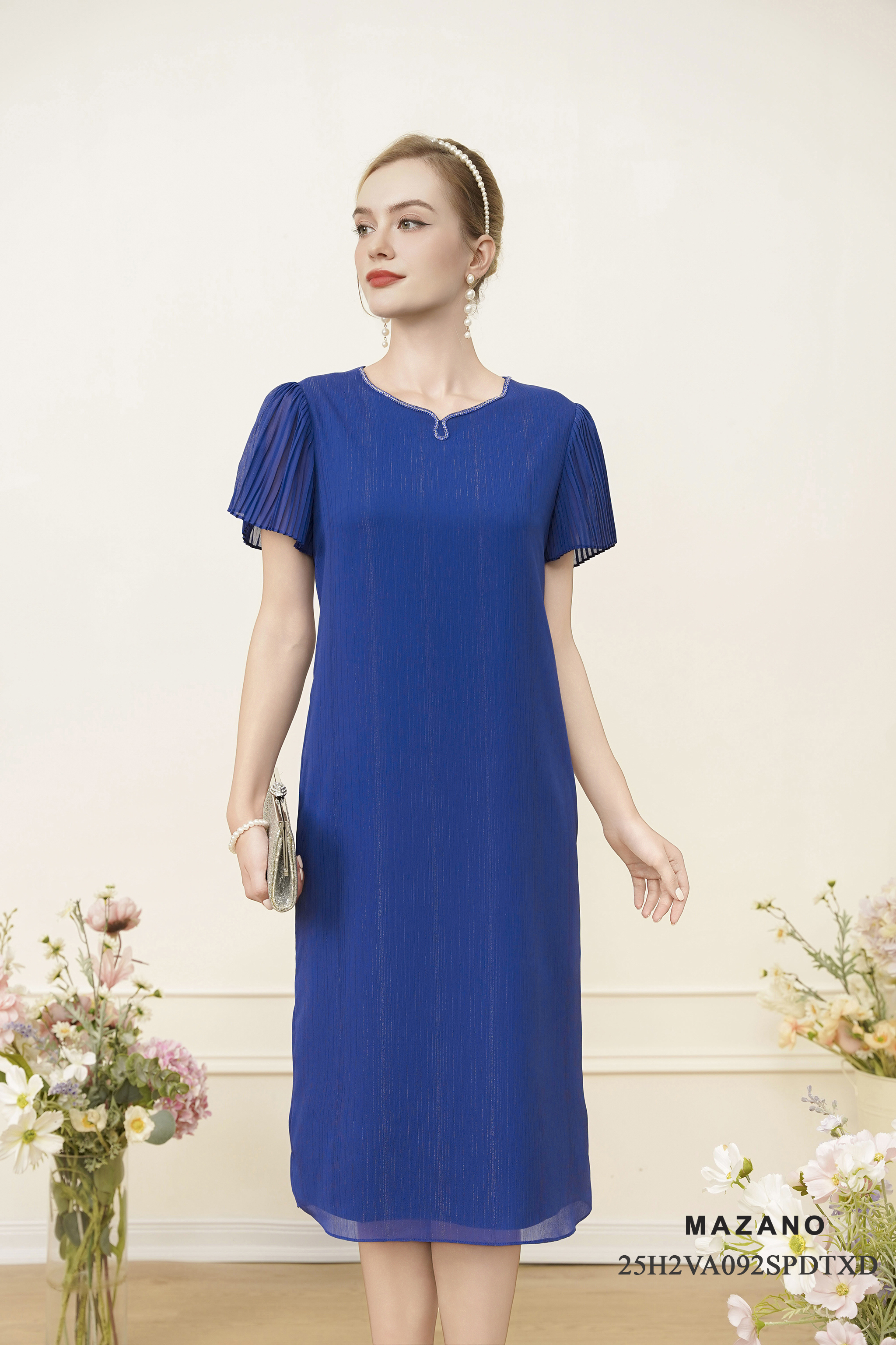 Váy Đầm Suông Vải voan dày Đính đá thủ công Cổ tròn Tay ngắn dập ly Dài ngang bắp chân