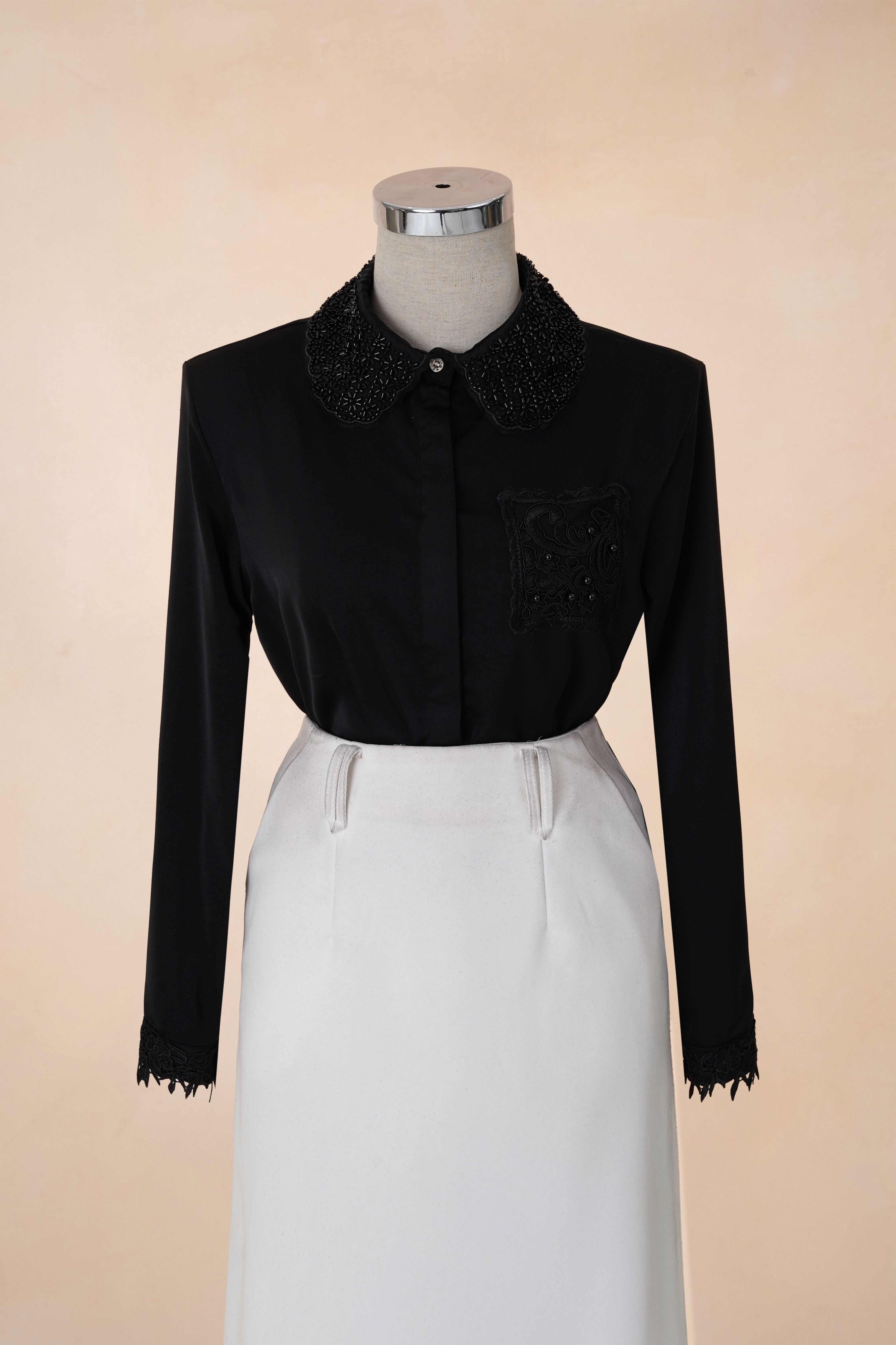 Sơ Mi Cổ Sen Đính Cườm Túi Ngực