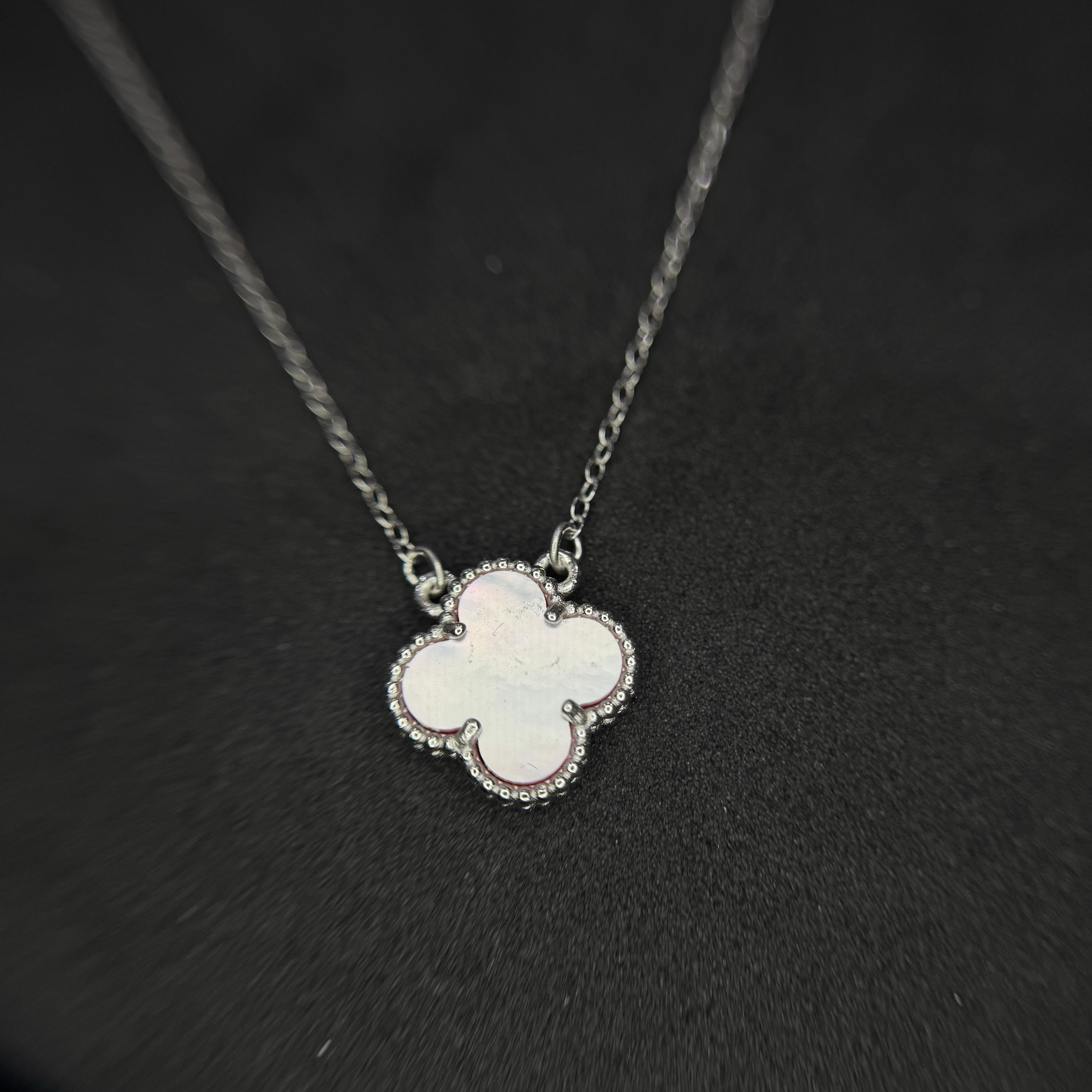 vòng cổ bạc ý 925 mạ vàng trắng charm cỏ bốn lá hồng xà cừ 12mm