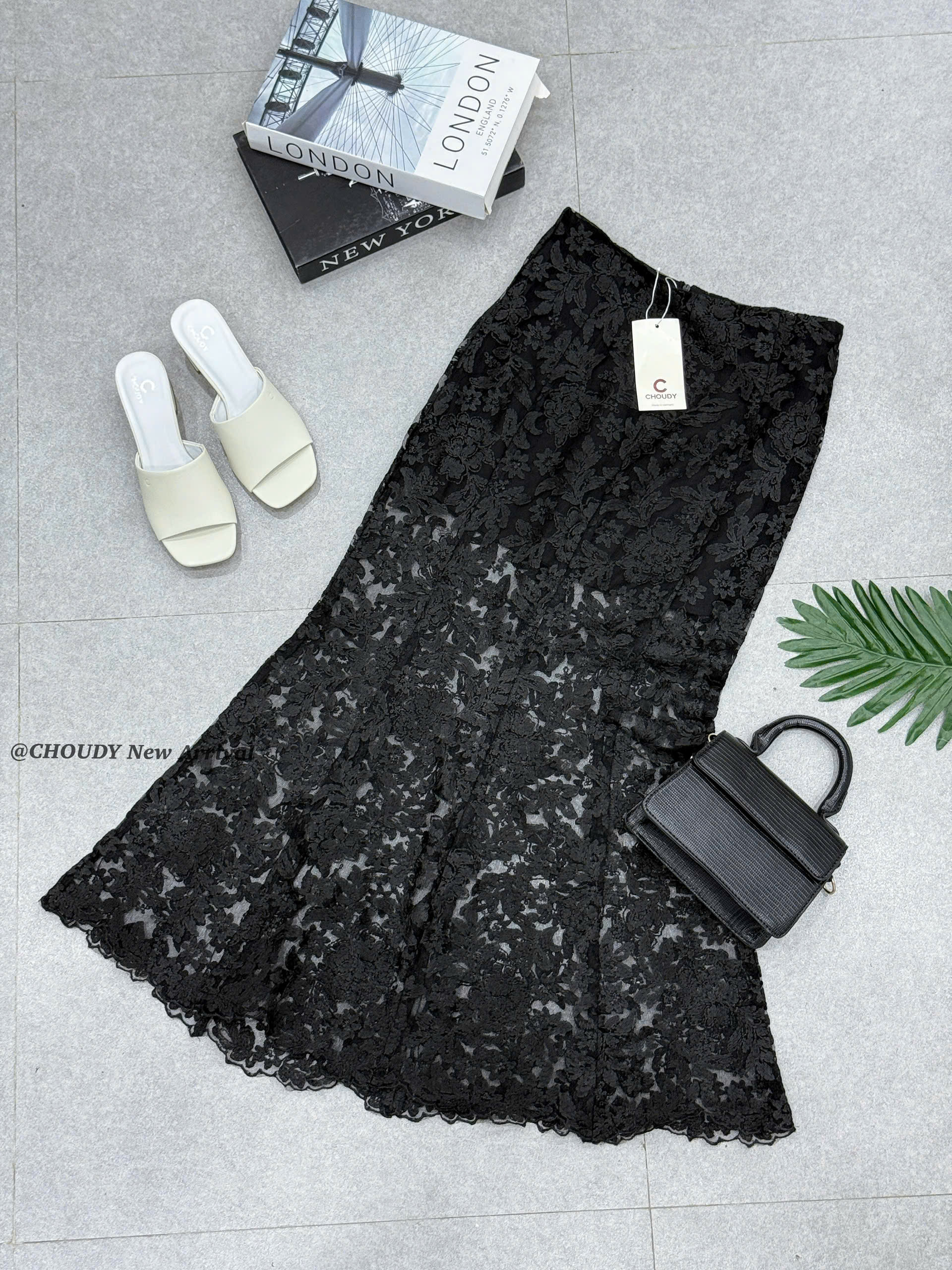 U502 CHÂN VÁY REN ĐEN_thumbnail_1