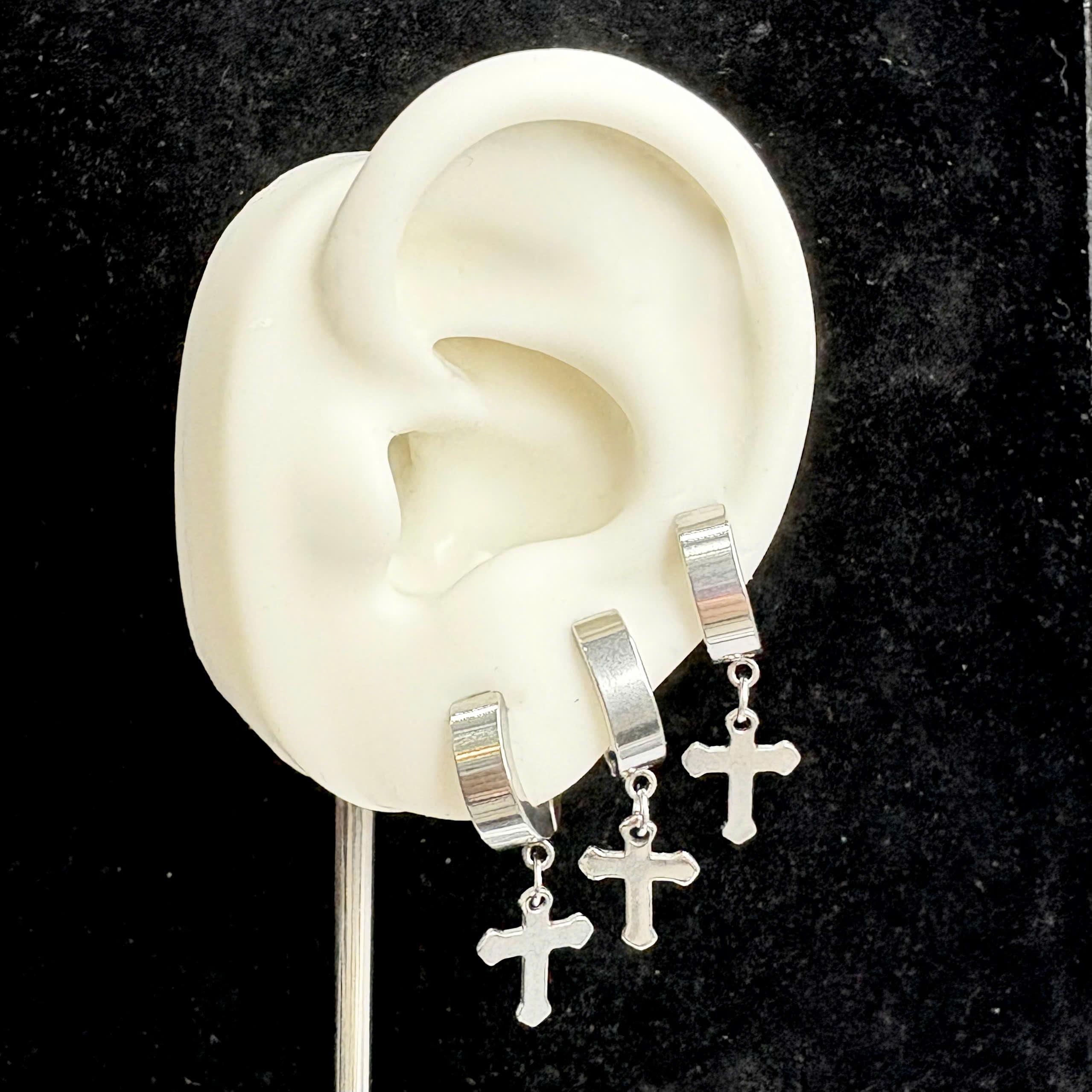 khuyên vòng kiểu thánh giá bo cạnh