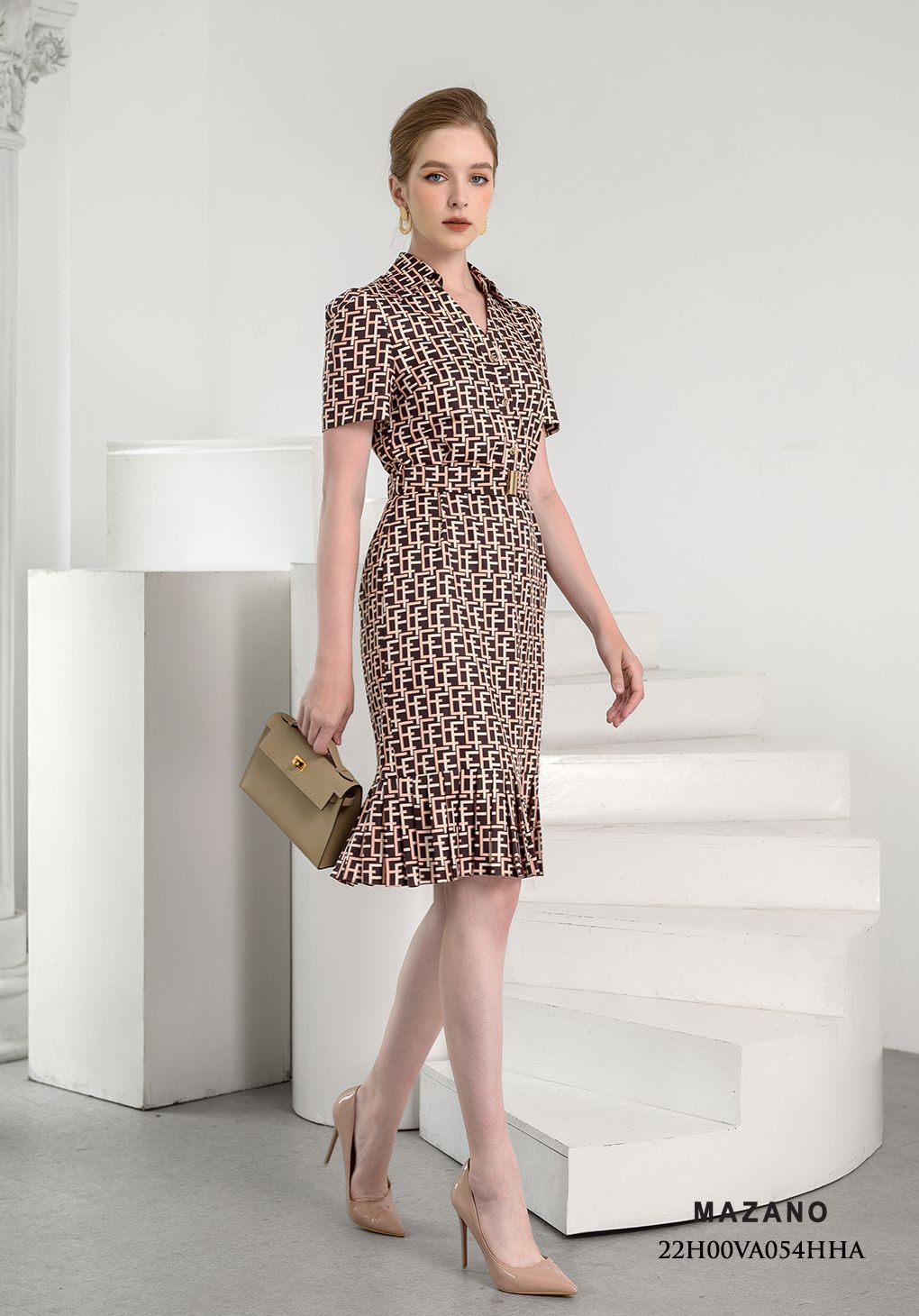 Đầm suông họa tiết thắt đai dập ly