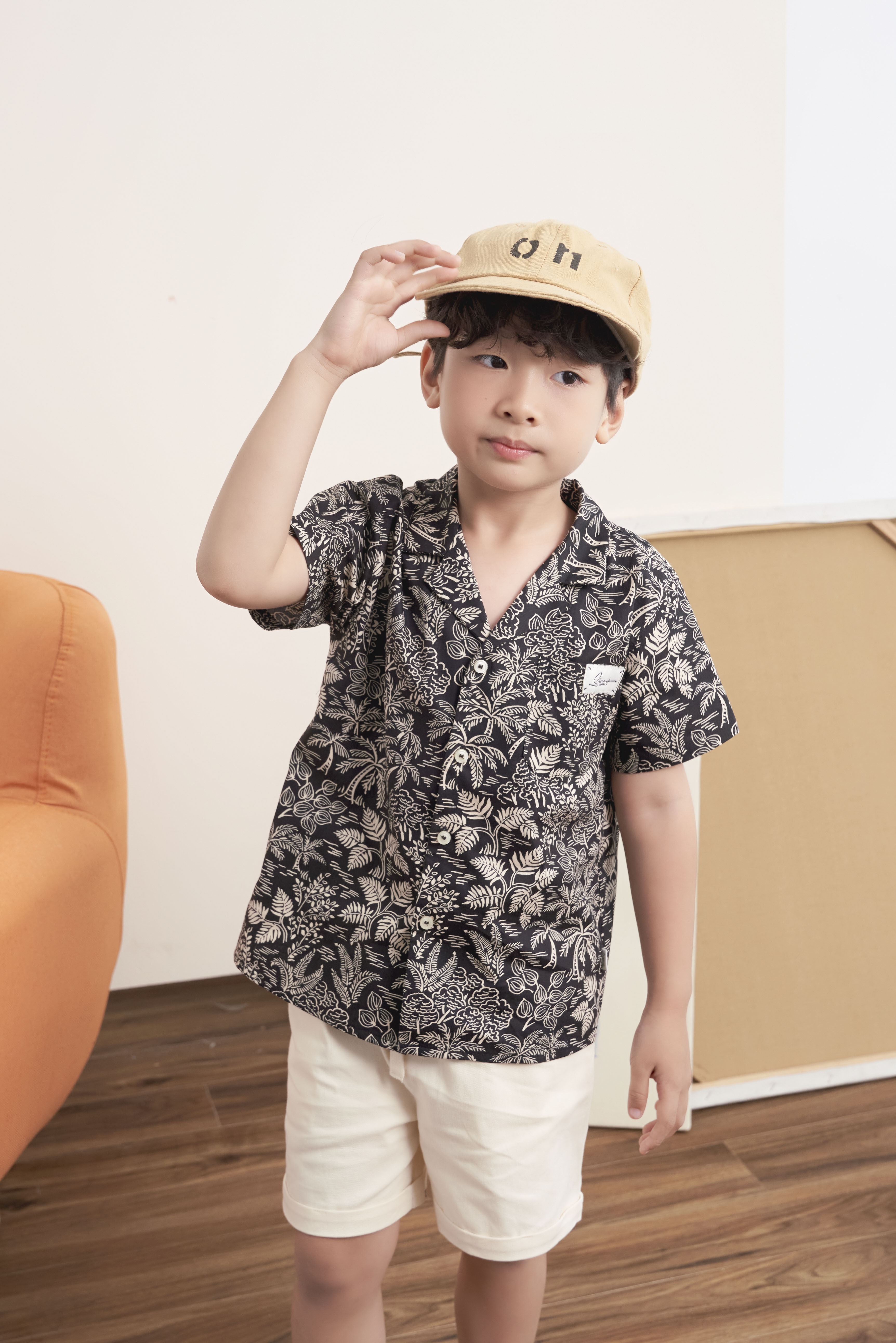 Bộ áo hoạ tiết cổ bẻ ve quần short_thumbnail_1