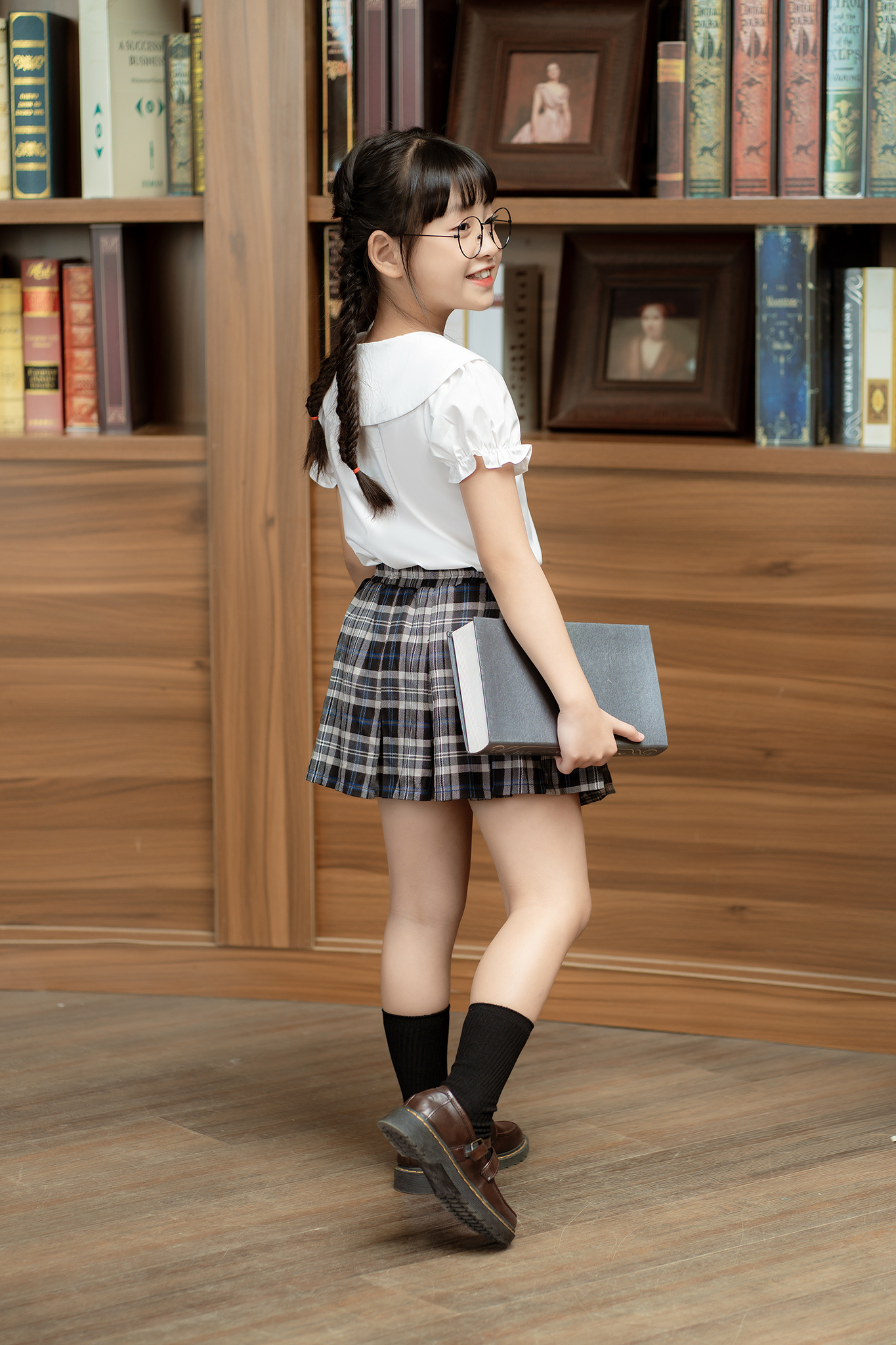 Chân váy kẻ xếp ly kèm cavat_thumbnail_3