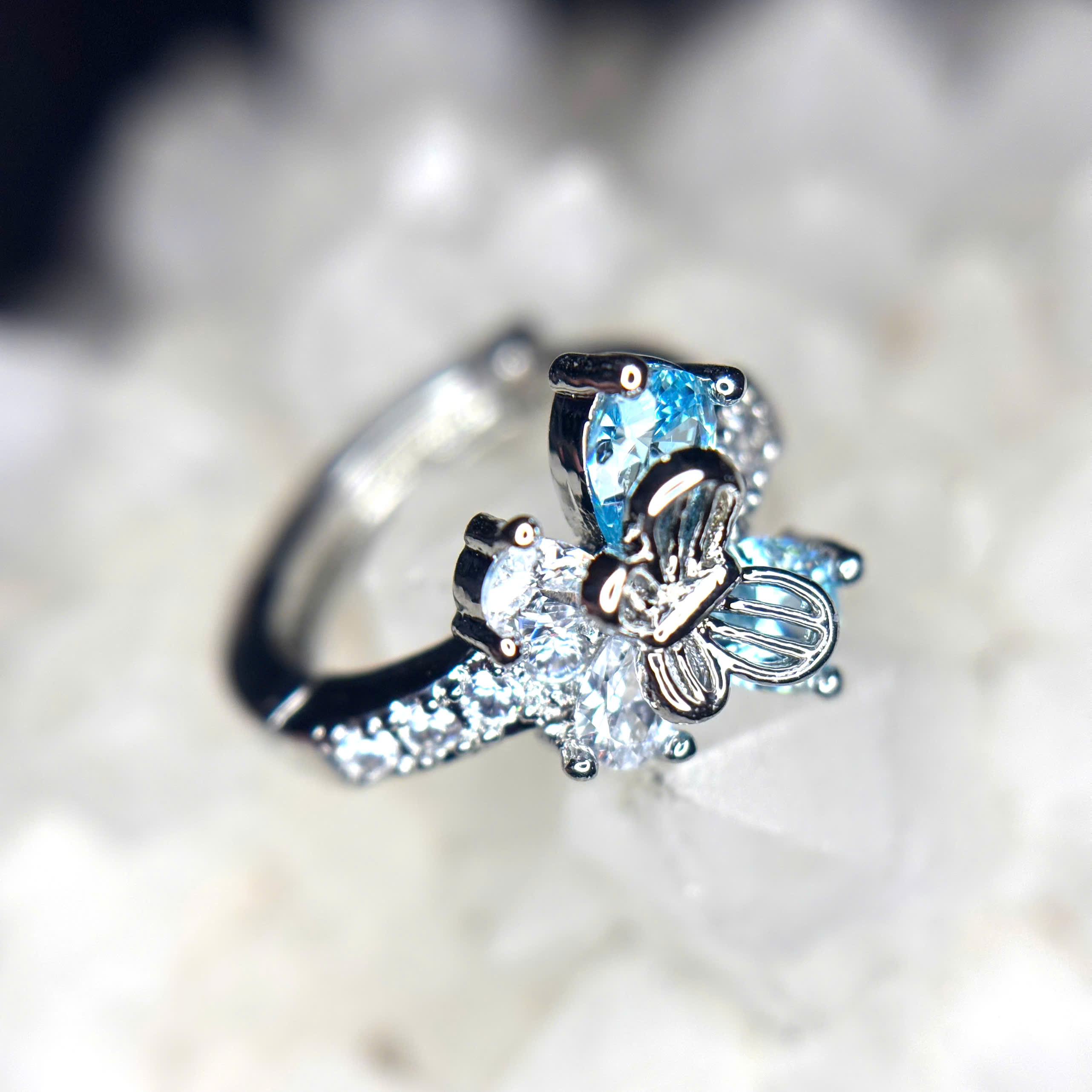 Khuyên vòng kiểu 2 bướm xanh size 10