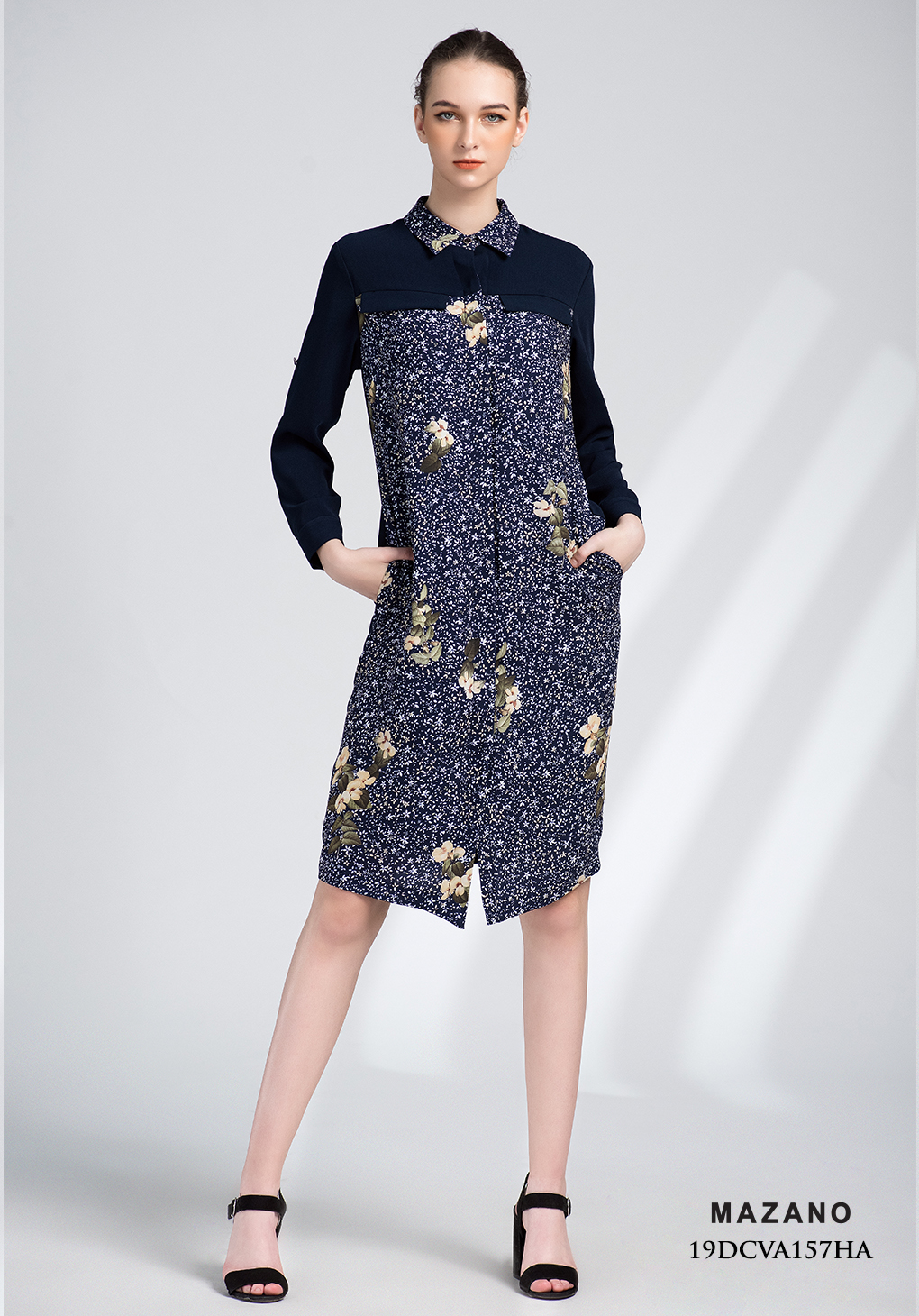 Đầm xanh than phối họa tiết tay lỡ