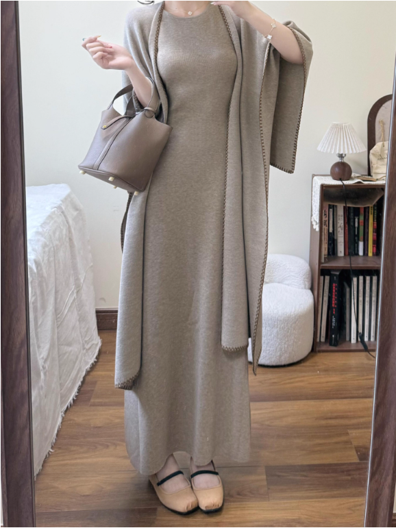 Áo Khoác Chân Váy Dáng Dài Nút Chạy Dọc_thumbnail_2