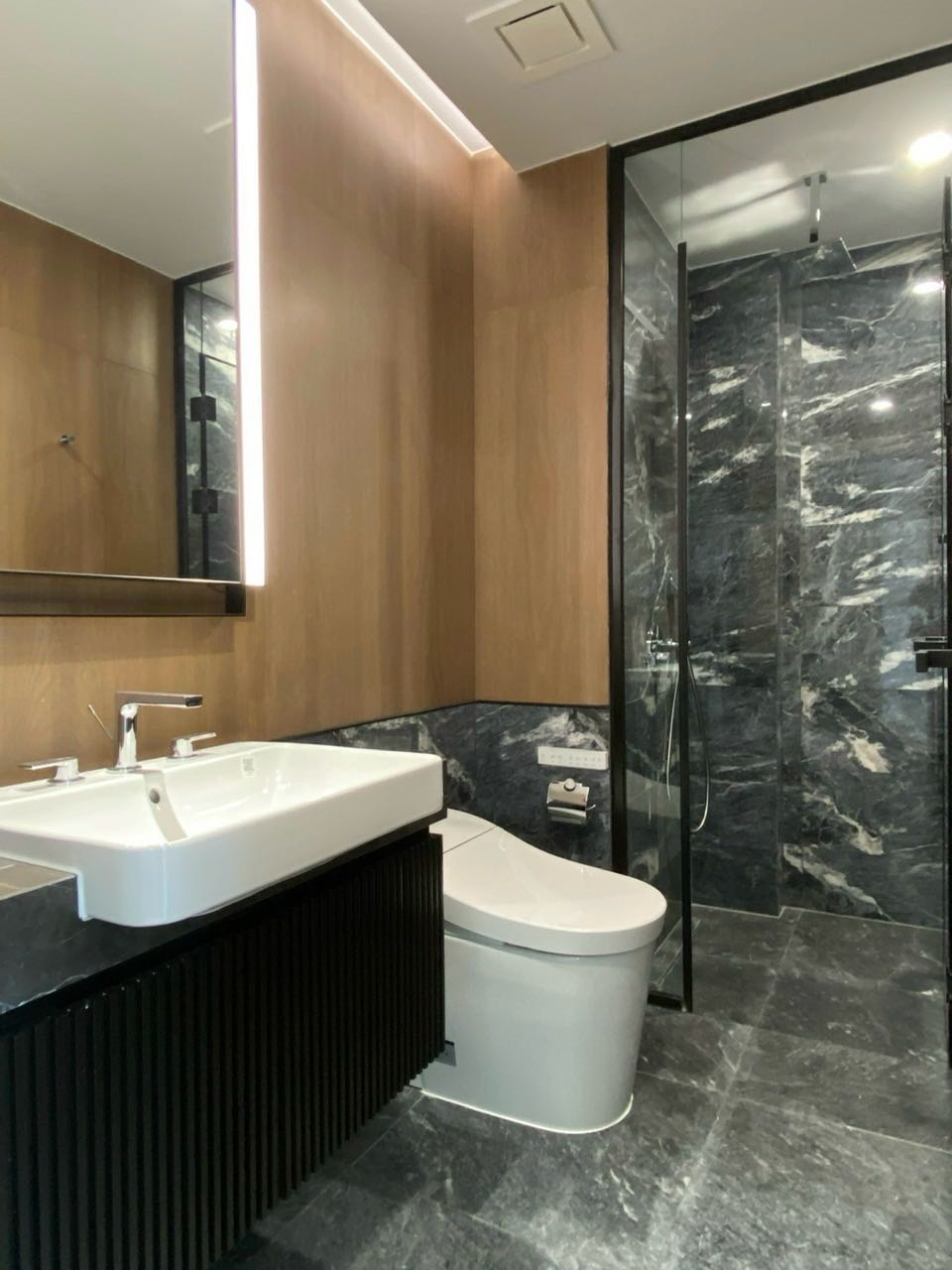 Bán căn hộ 1PN tầng cao, view City (nội thất cơ bản, nhà mới 100%)_thumbnail_4