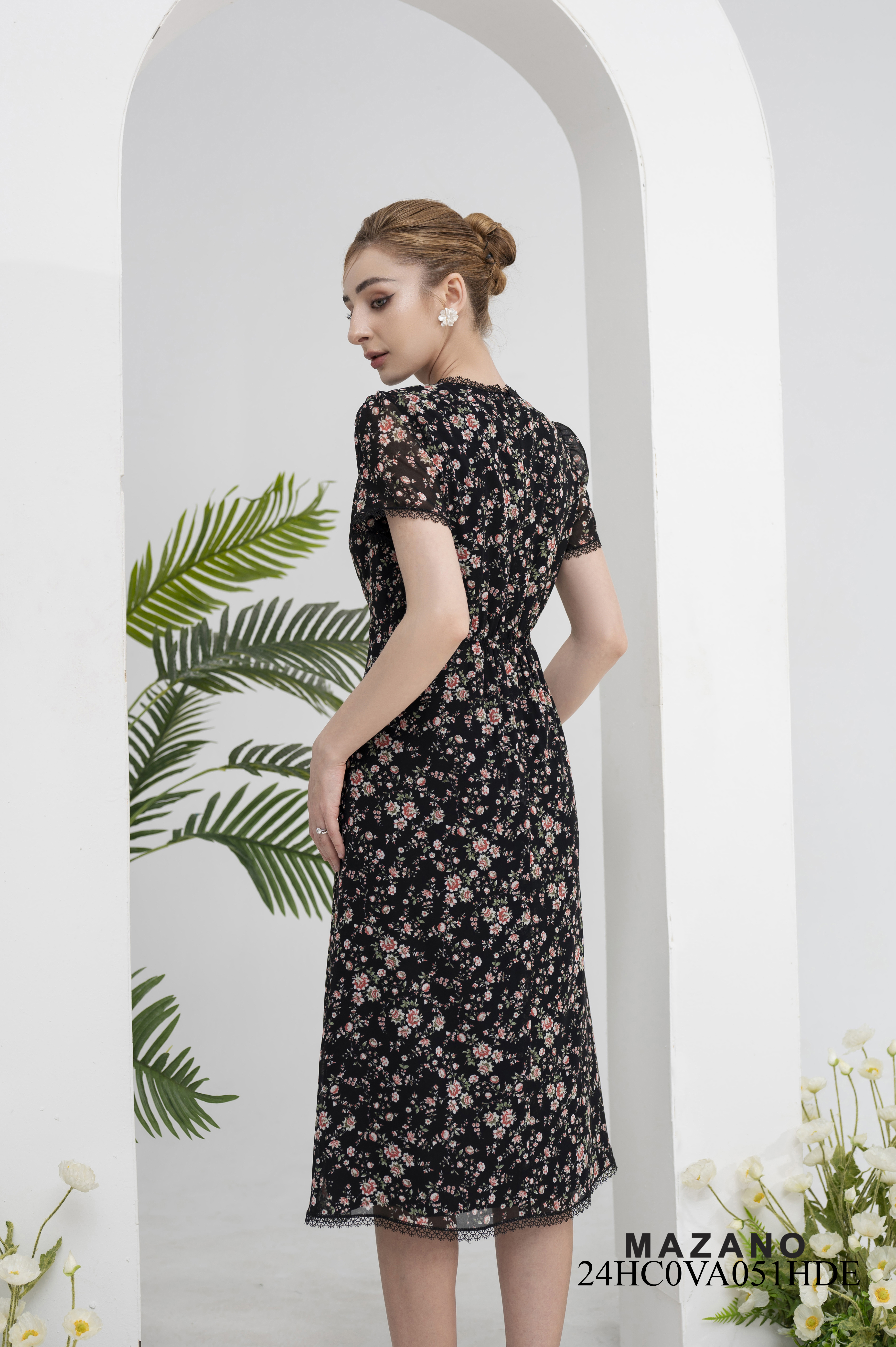 Đầm đen eo cao chân rủ phối ren_thumbnail_4