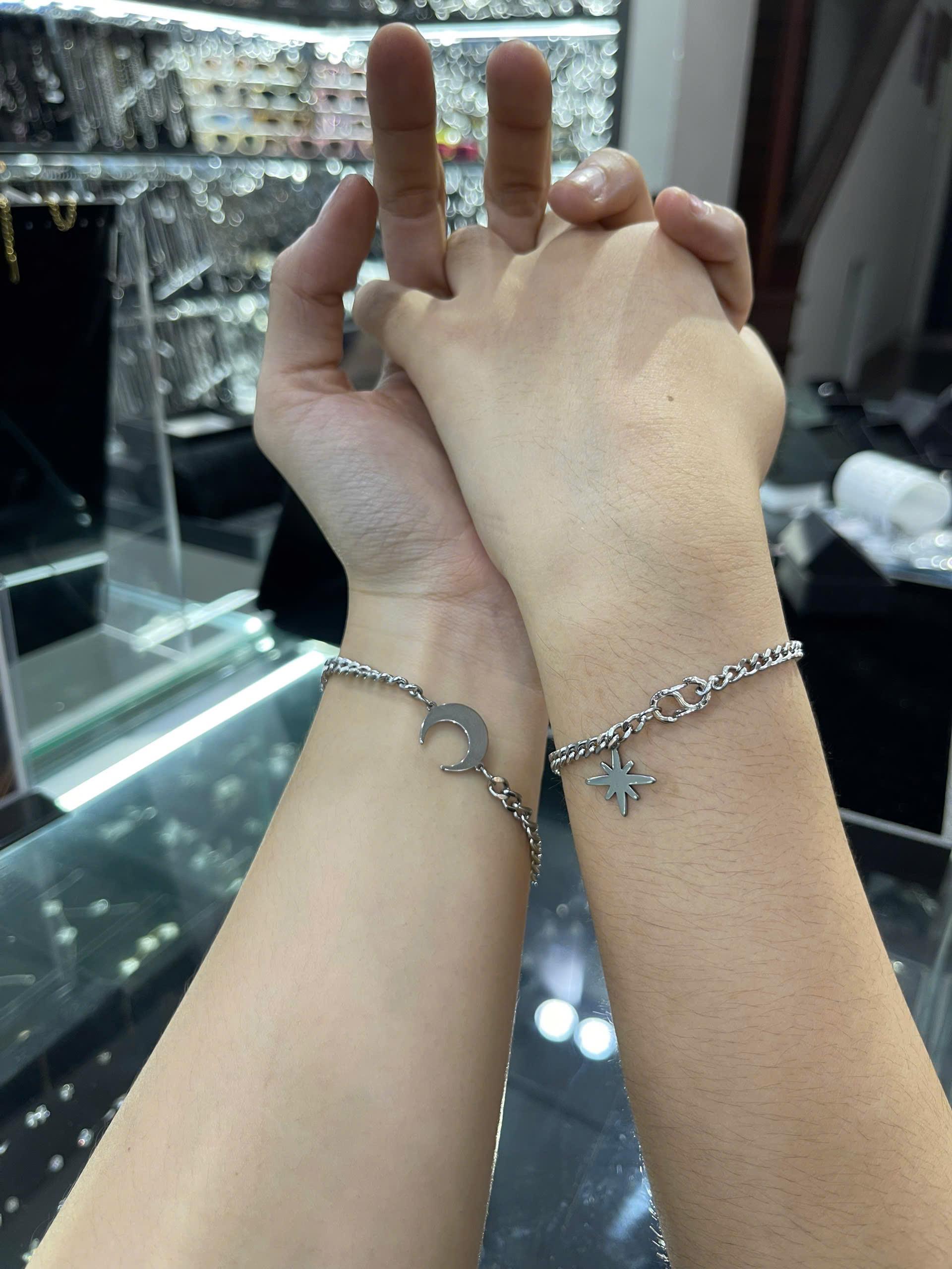 Vòng tay cặp trăng sao_thumbnail_2