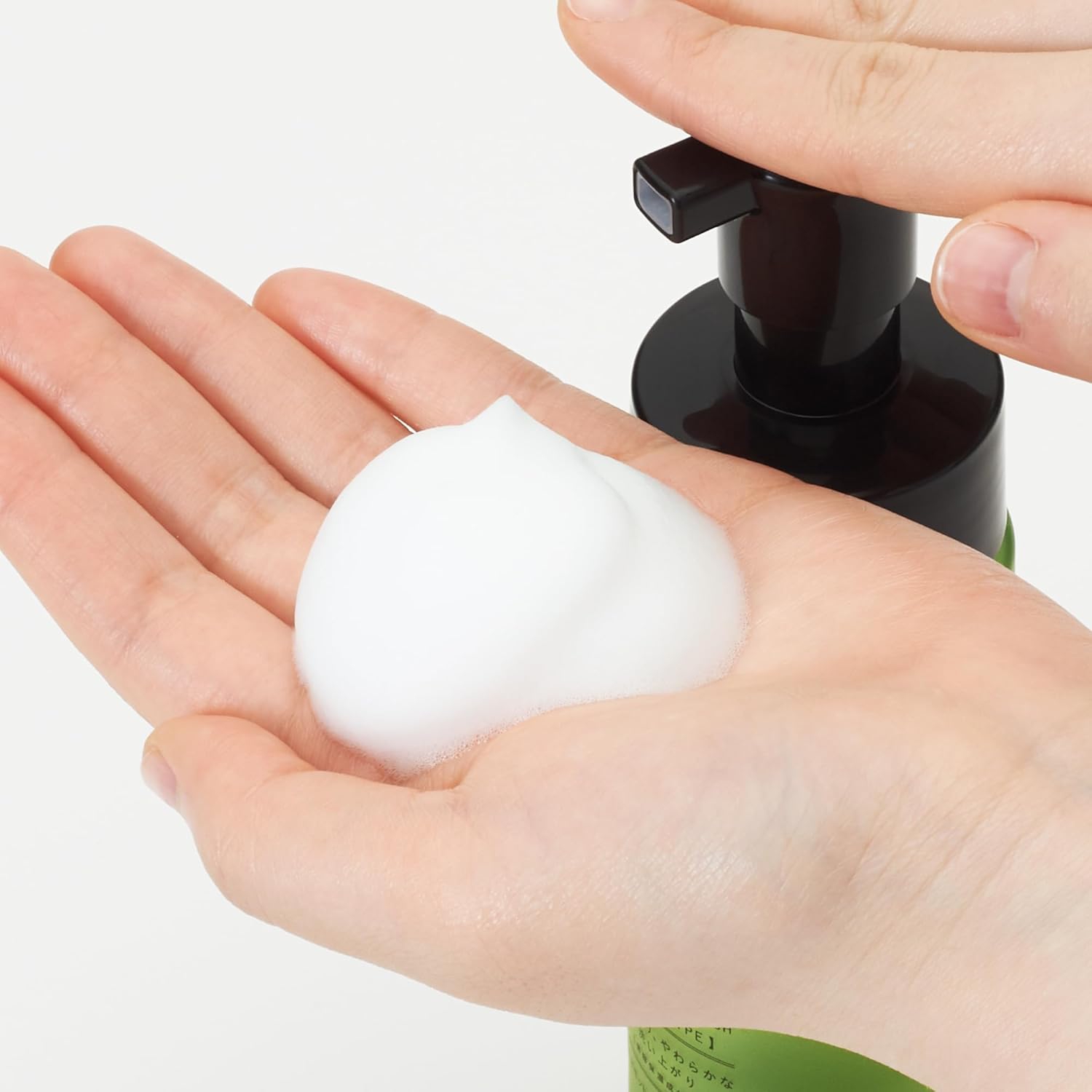 Dung dịch rửa vệ sinh phụ nữ dạng bọt Iroha ( bản Original)