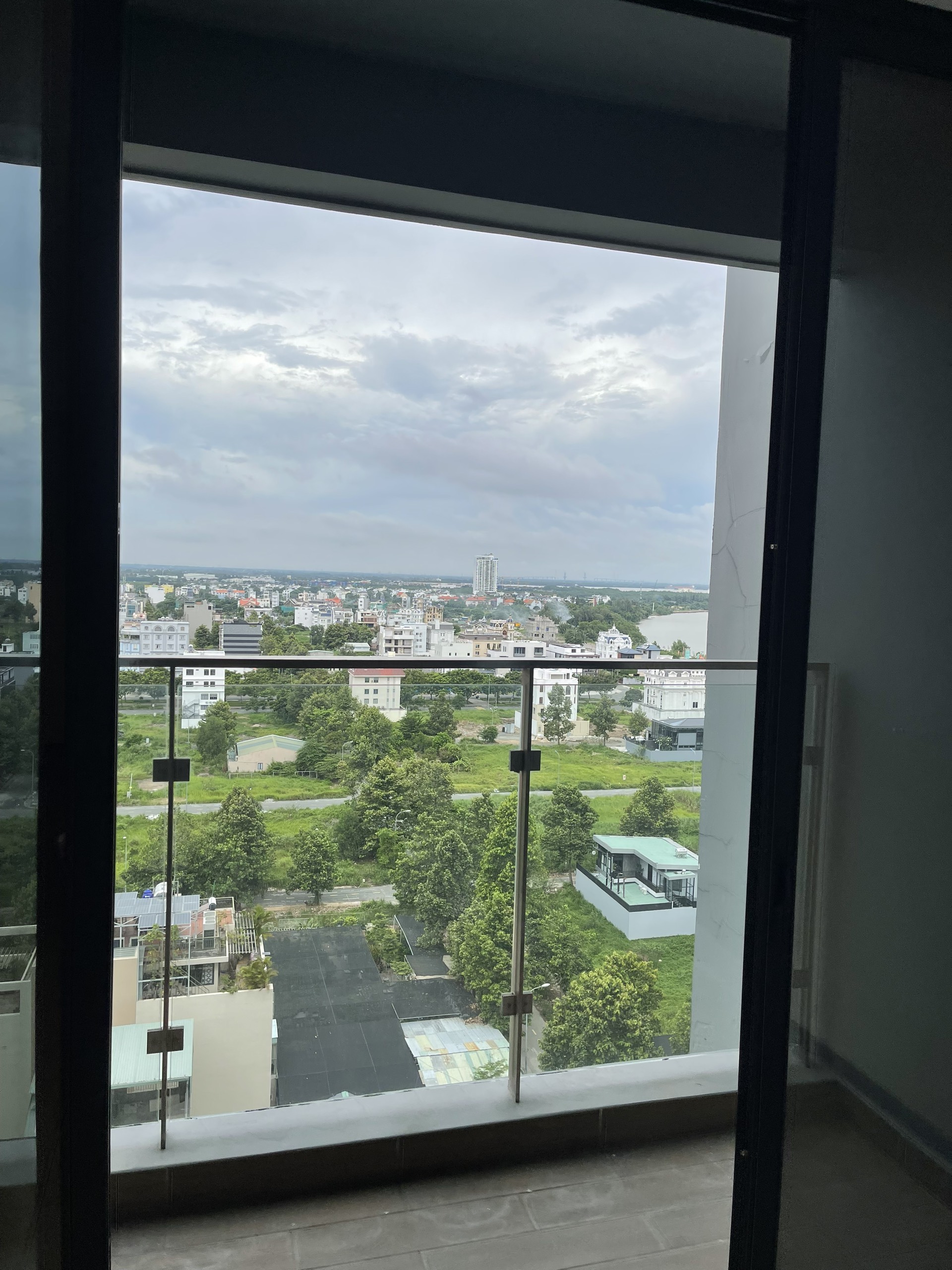 Chủ nhà kẹt tiền cần bán 1 phòng ngủ, NTCB. View sông, giá 4.3 tỷ_thumbnail_1