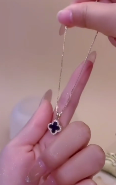 D282 - Dây chuyền cỏ 4 lá viền đá 2 mặt_thumbnail_1