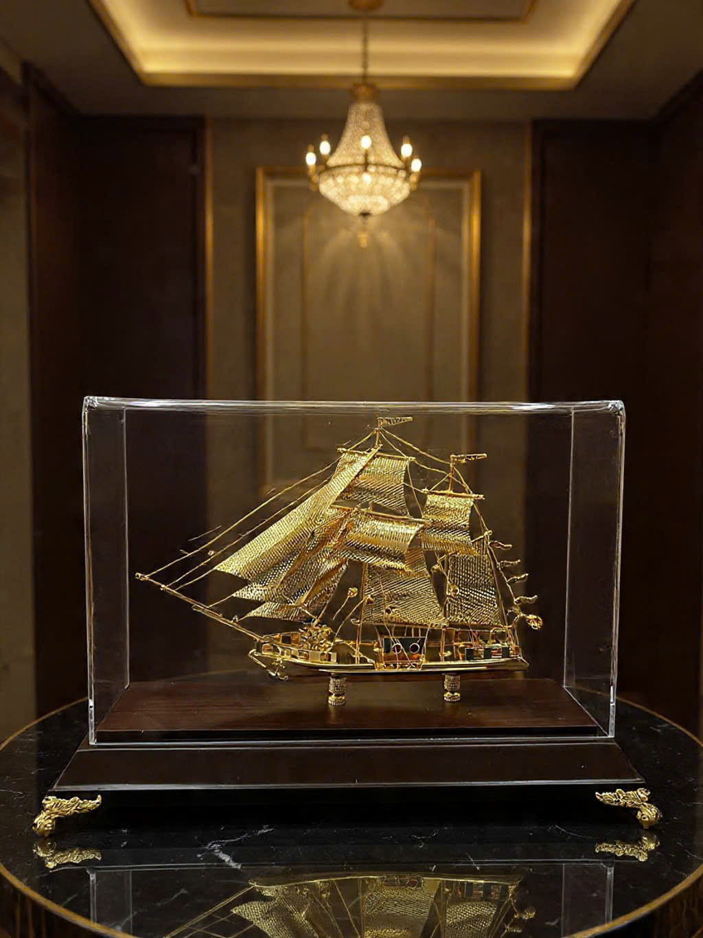 Thuyền mô hình quà tặng thuận buồm xuôi gió mạ vàng 24k KT 31CM X 22 CM 