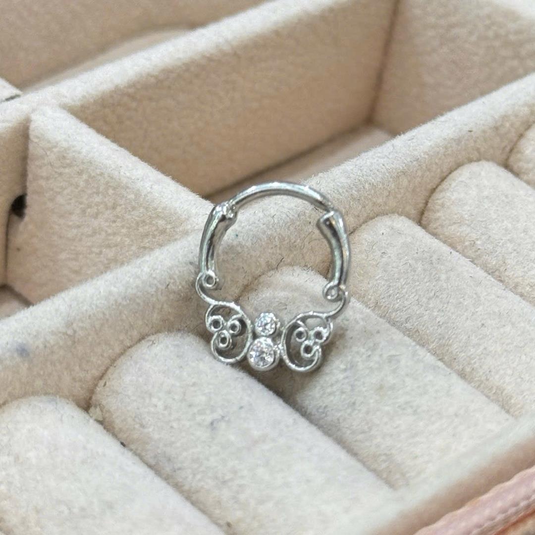 Daith bướm 2 đá