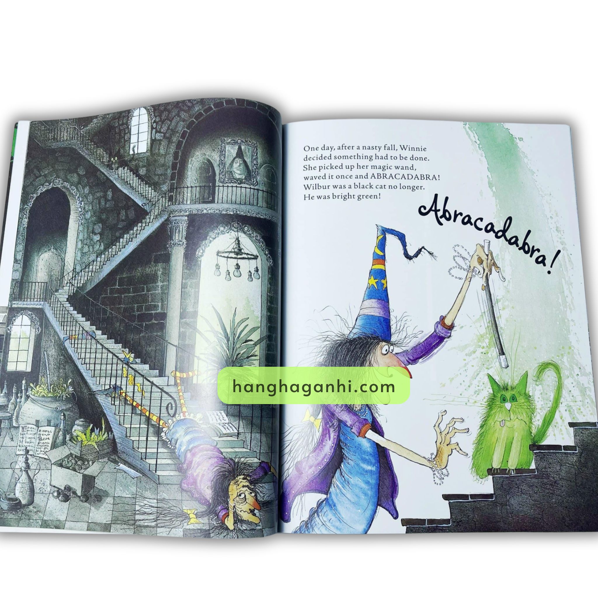 Winnie The Witch Collection – 18 cuốn Kèm Audio [ Sách Nhập Khẩu]_thumbnail_3