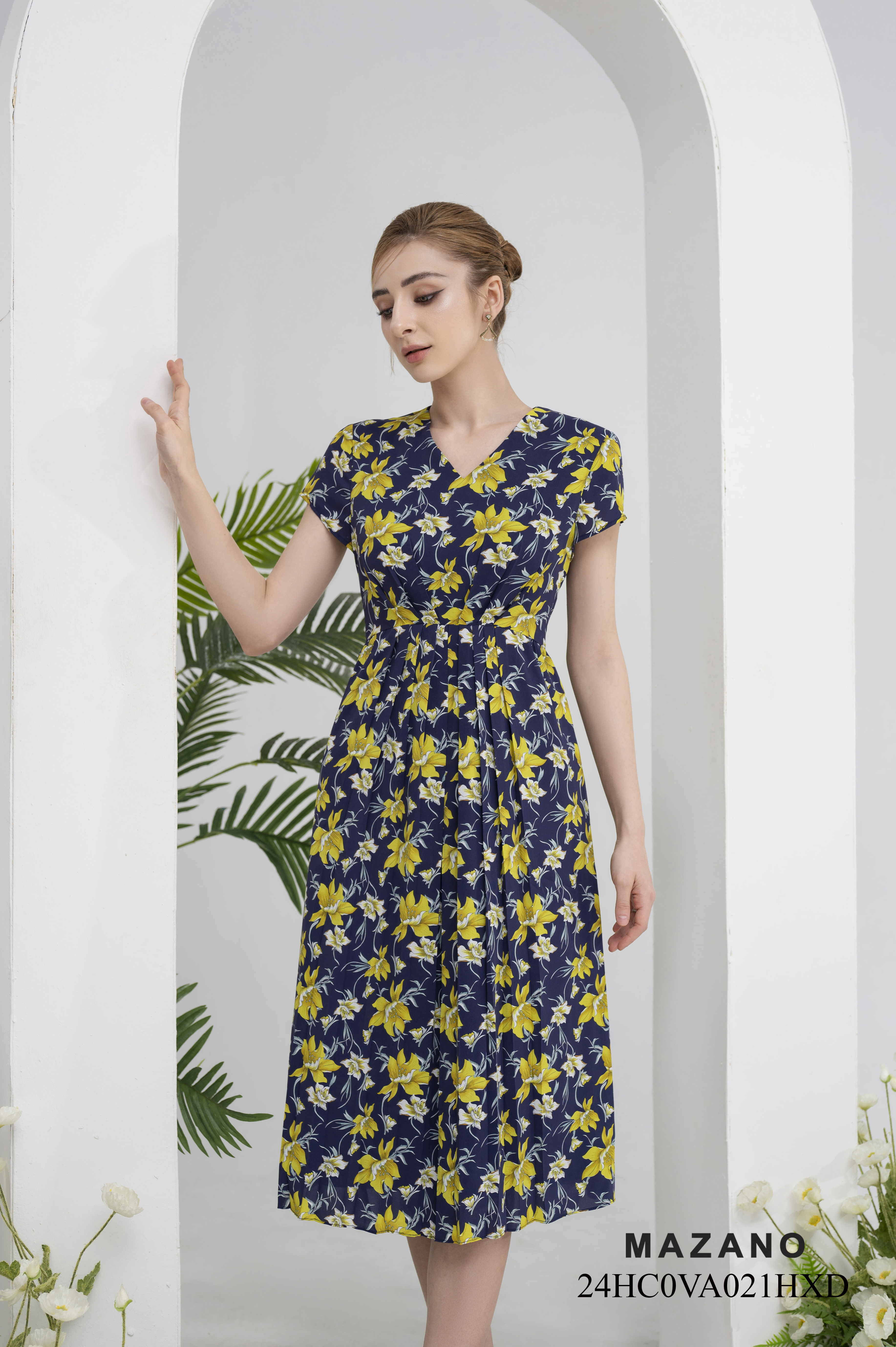 Đầm eo cao chân rủ xếp ly giữa_thumbnail_2