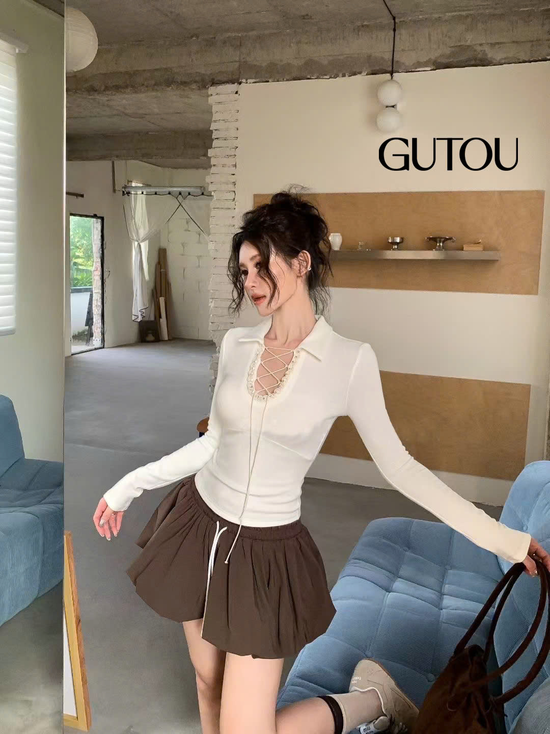 [GUTOU] Áo Thun Tay Dài Cổ V Đan Dây Đính Đá_thumbnail_3