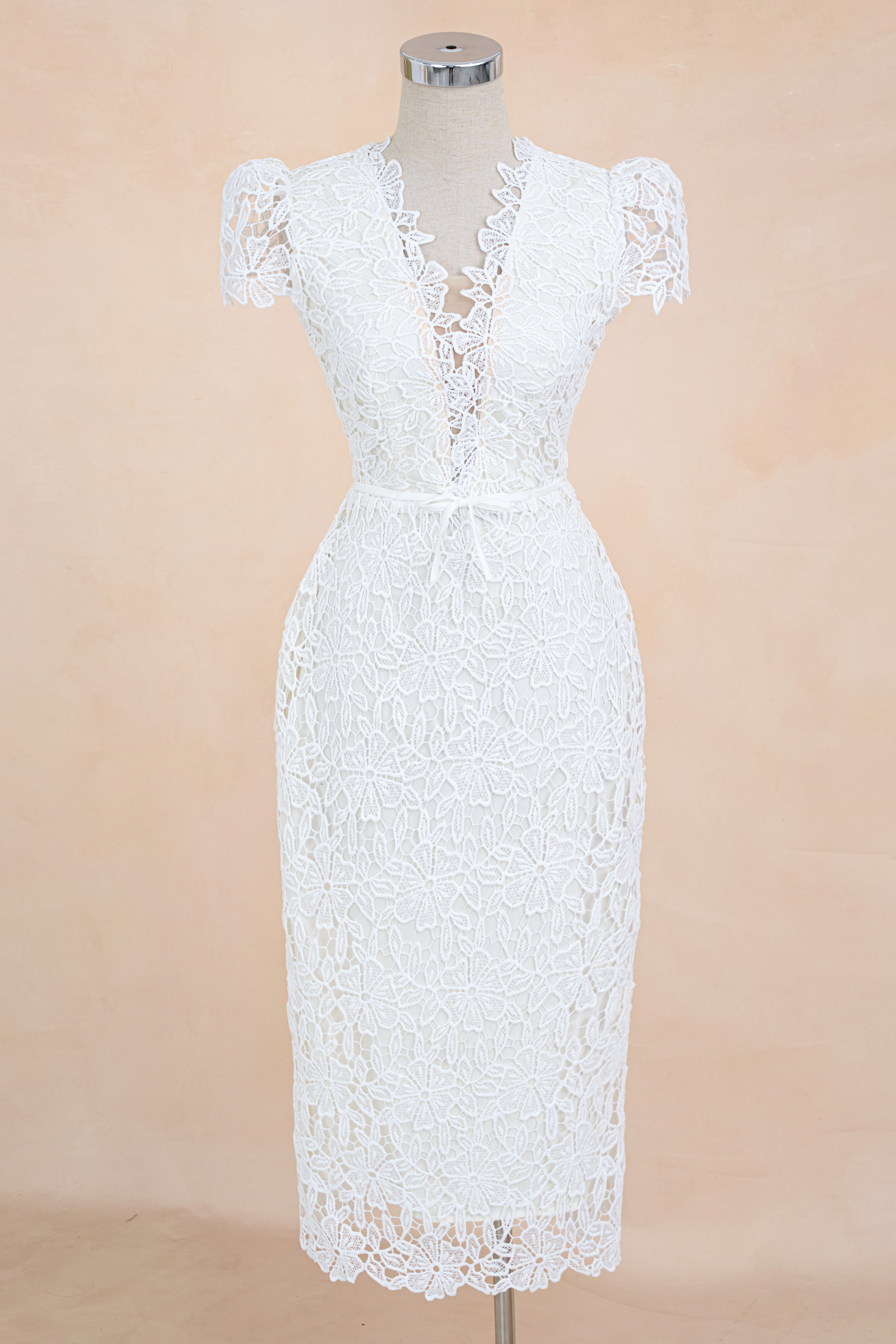 Đầm Bút Chì Ren Cổ V TB