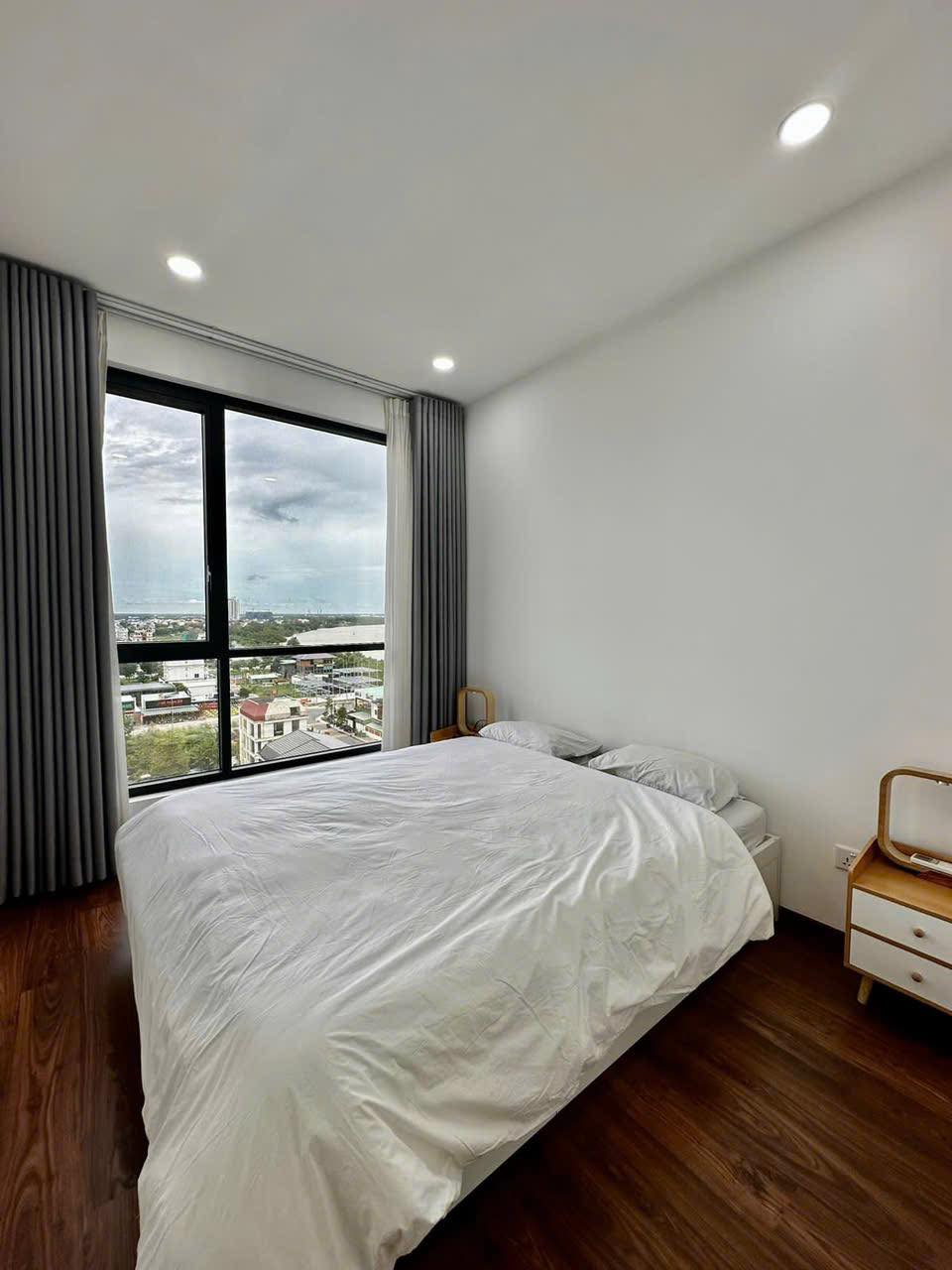 Bán căn hộ 2PN view sông, lầu cao, full nội thất_thumbnail_5