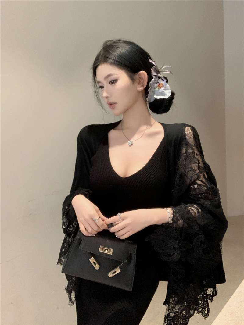 Đầm Choàng Ren Đen Quý Phái - Free size