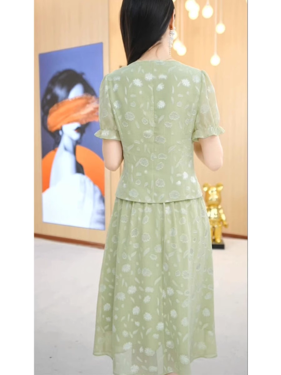 15725-Set áo  kèm chân váy voan  hoa xanh lá nhạt ( voan, lót)_thumbnail_2