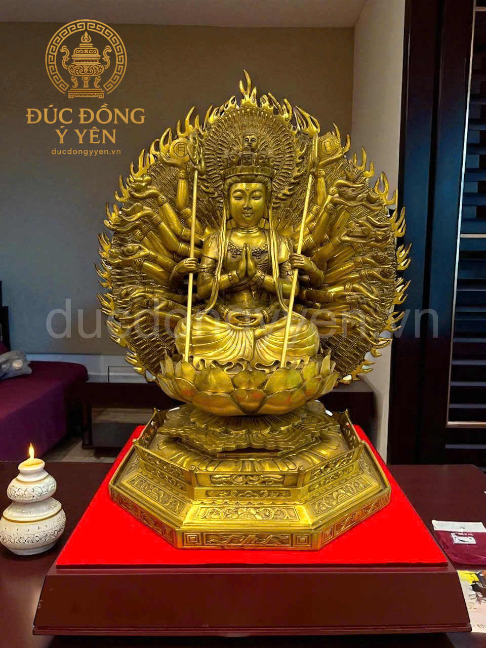 Tượng Phật Thiên Thủ Thiên Nhãn bằng đồng vàng 