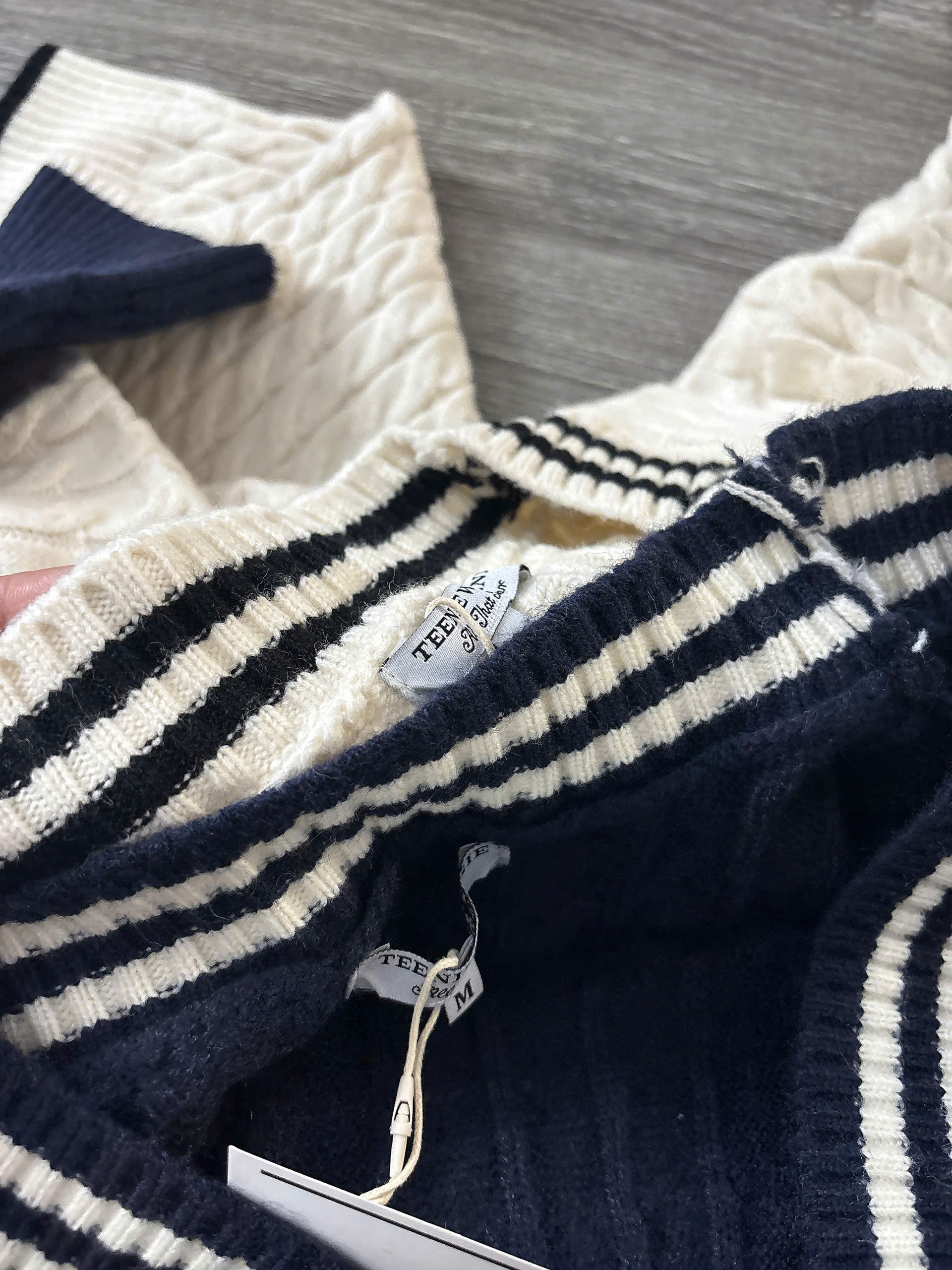 A805 ÁO KHOÁC DỆT KIM 2 MÀU_thumbnail_4