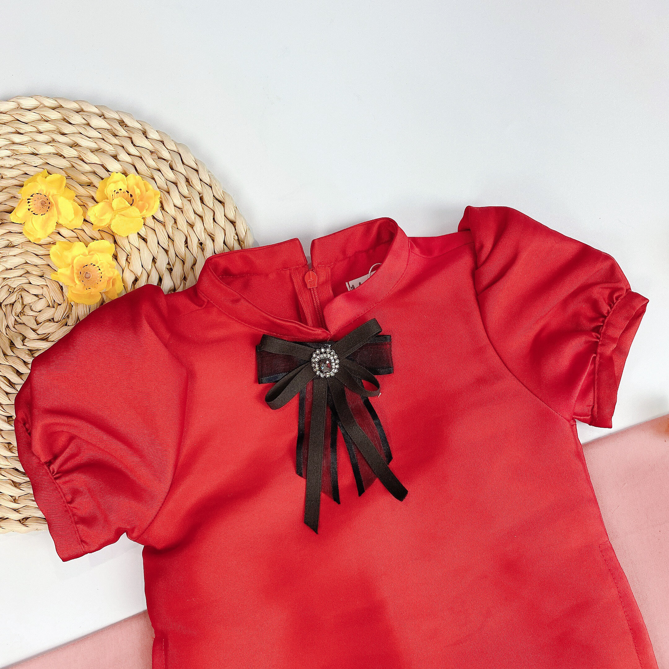 Áo dài tafta cài nơ quần đen_thumbnail_7