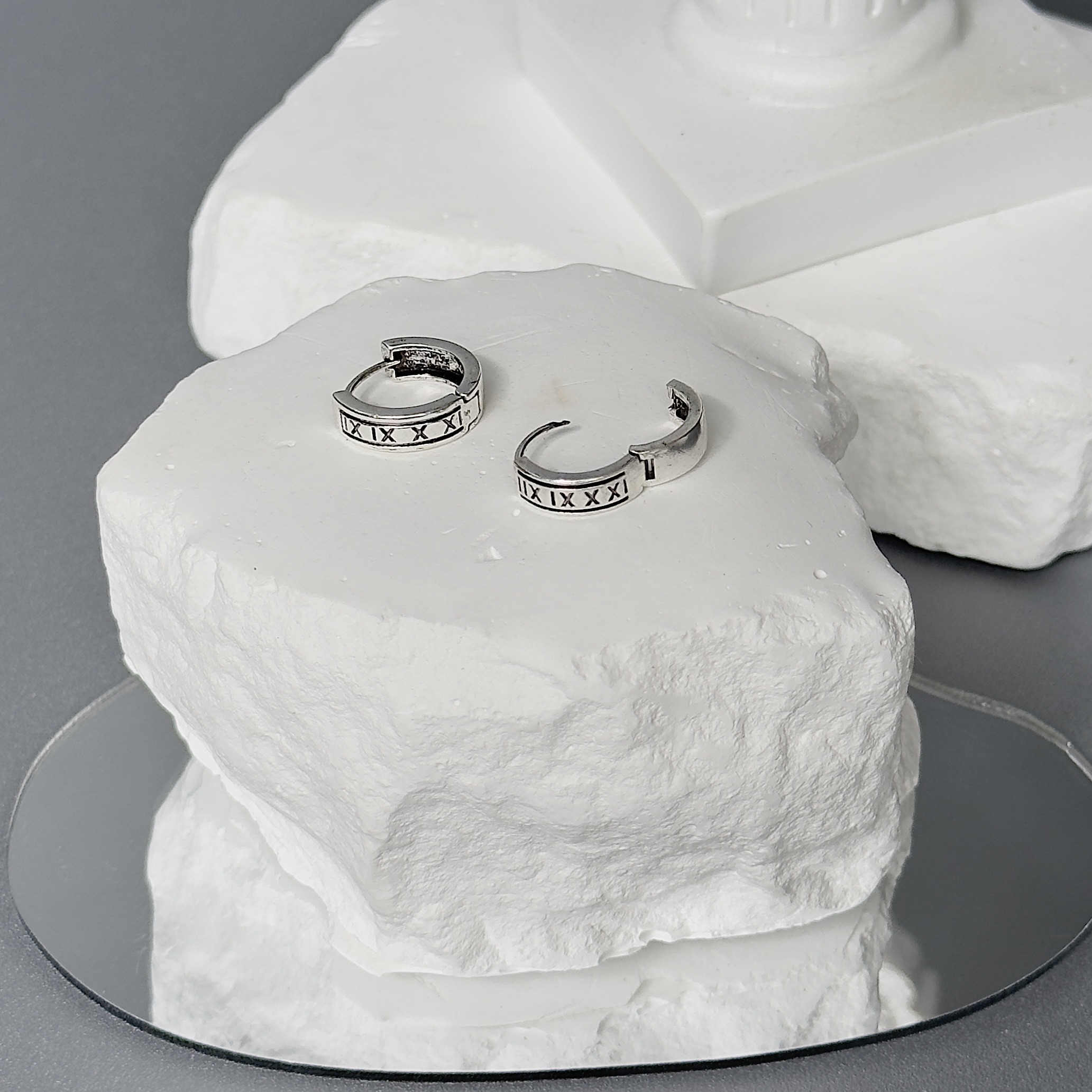 Roman Numerals Earring_thumbnail_6