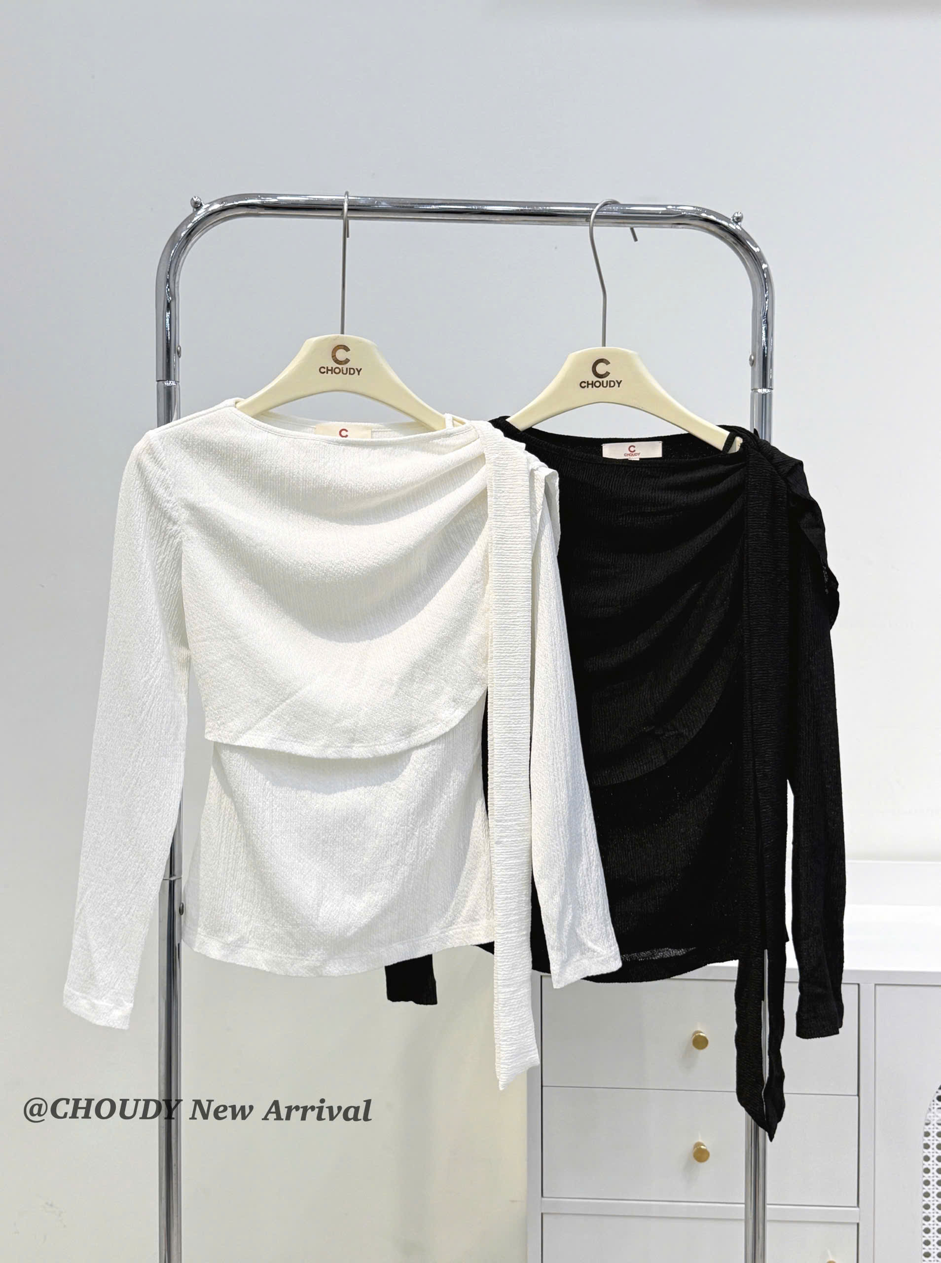 U662 ÁO KIỂU 2 MÀU_thumbnail_1