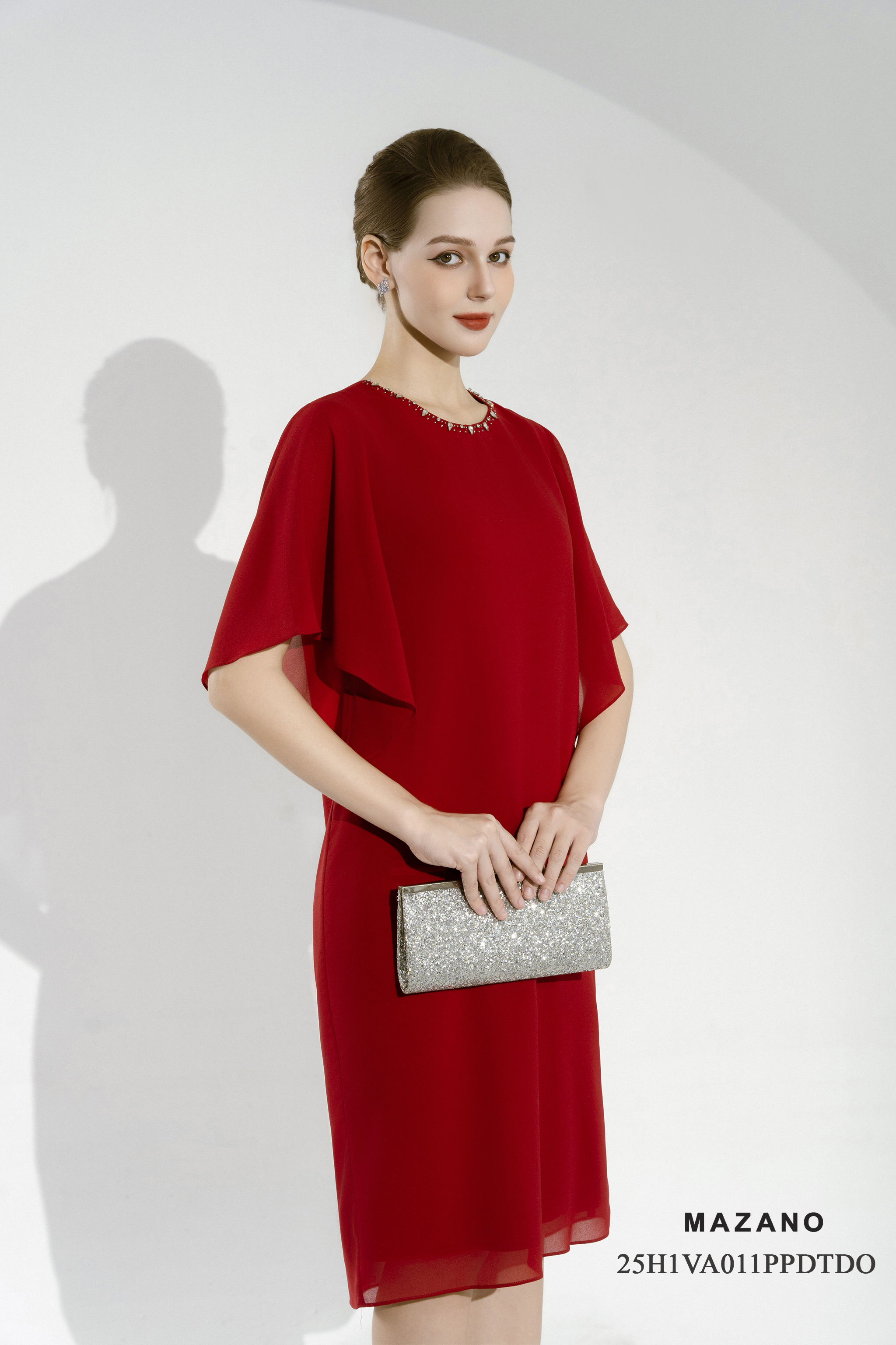 Váy Đầm suông Vải voan Đính trang trí Cổ tròn Tay rủ cách điệu dài váy qua gối - Mã VA011PTDO_thumbnail_4